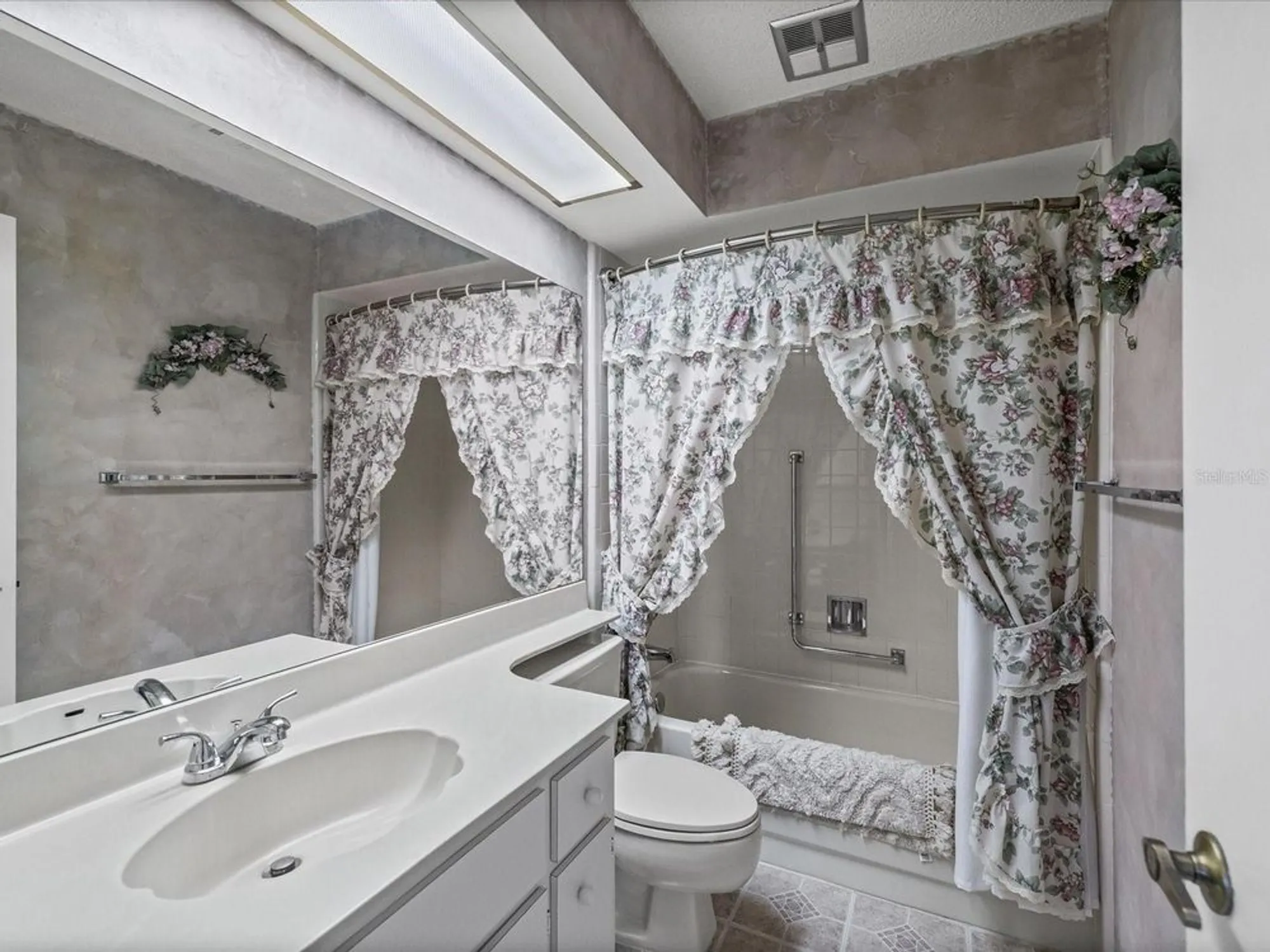 Property Slideshow image 26 of 79 | 8135 bugle ct 3, Port Richey, FL, 34668