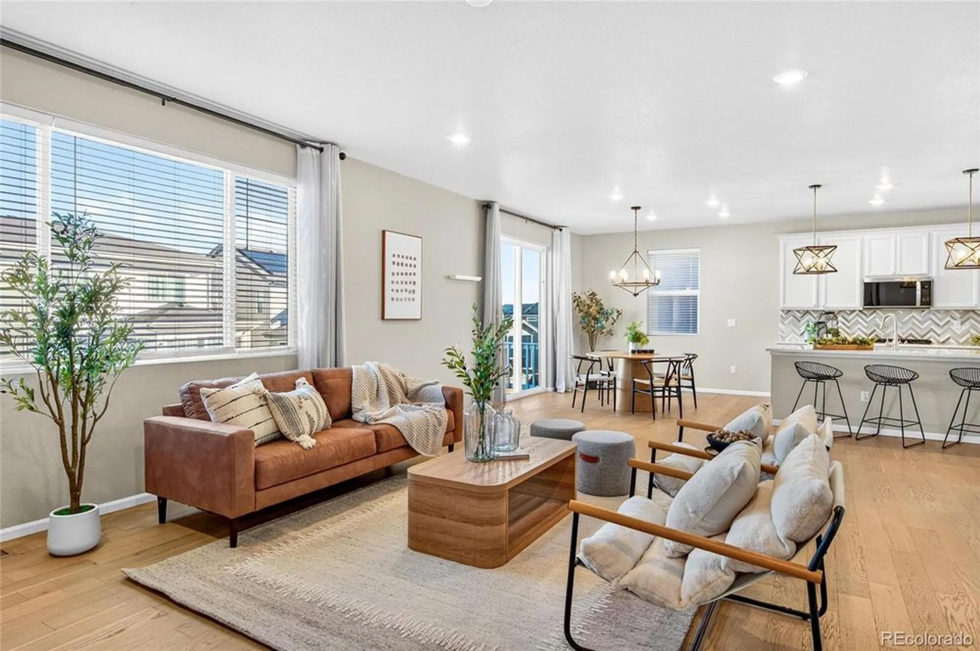 Property Slideshow image 8 of 27 | 3685 sandy vista ln, Castle Rock, CO, 80104