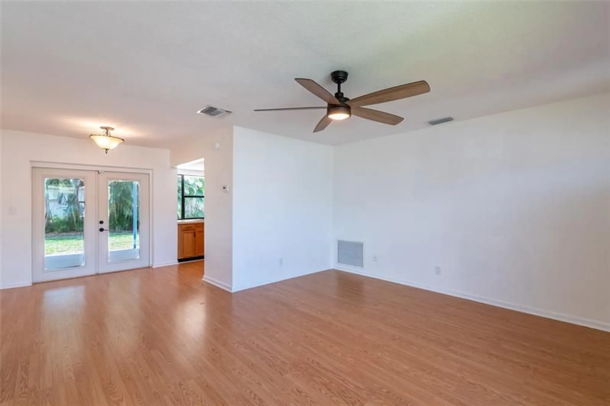 Property Slideshow image 3 of 26 | 4714 nw 44th st, Tamarac, FL, 33319