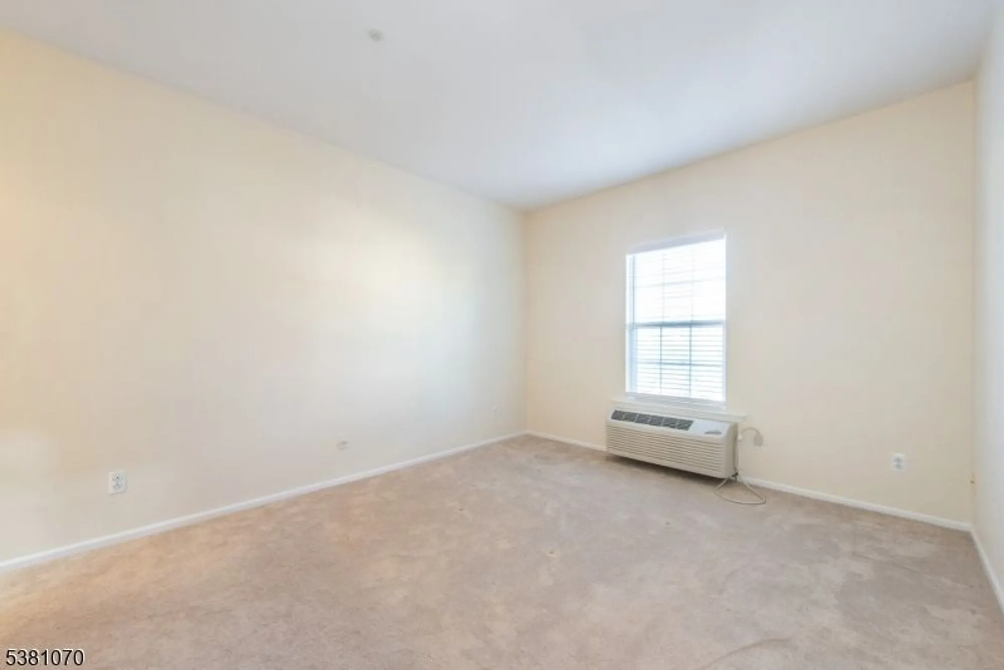 Property Slideshow image 16 of 32 | 2 richmond rd apt 210 210, West Milford, NJ, 07480