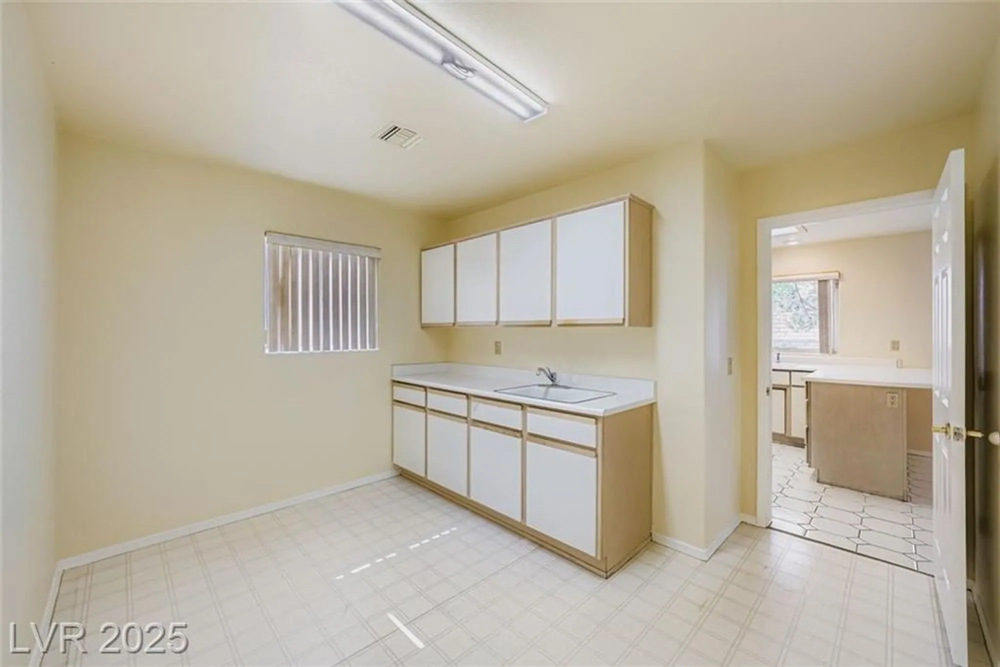 Property Slideshow image 25 of 29 | 2517 desert butte dr, Las Vegas, NV, 89134