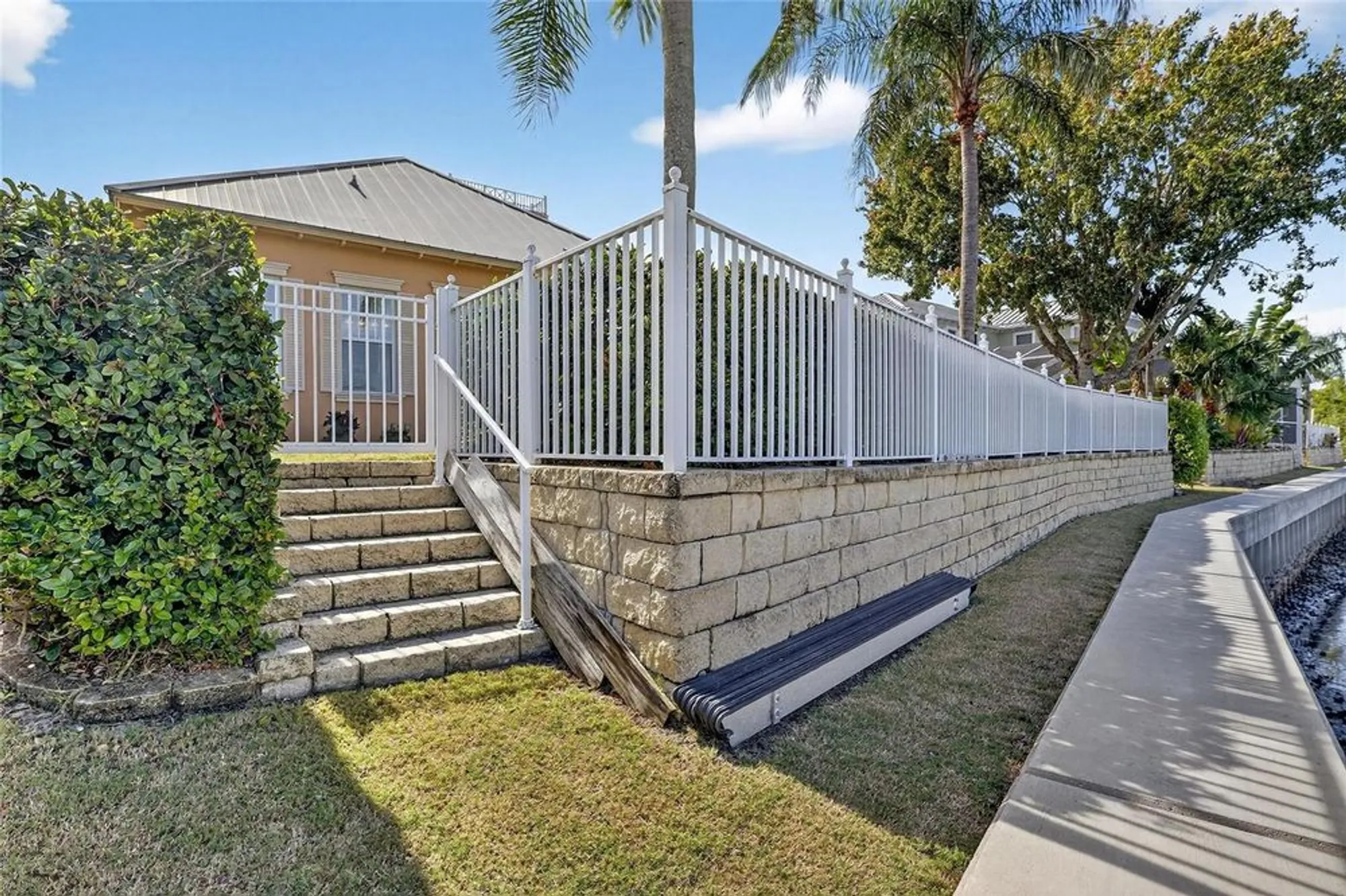 Property Slideshow image 74 of 94 | 539 islebay dr, Apollo Beach, FL, 33572