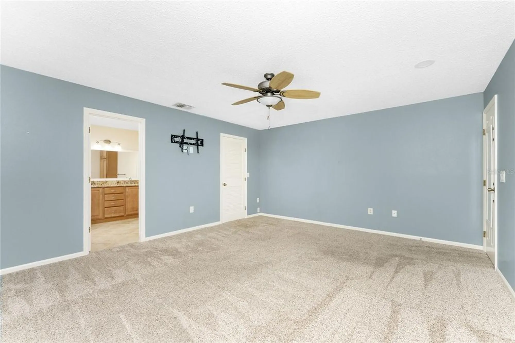 Property Slideshow image 21 of 65 | 336 indian key way 100, Englewood, FL, 34223
