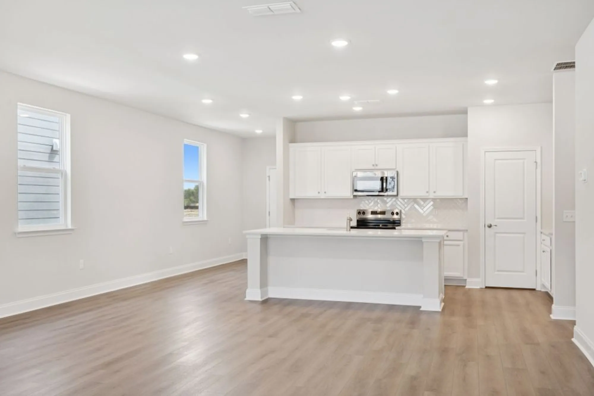 Property Slideshow image 32 of 88 | 308 stonehaus cir, Antioch, TN, 37013