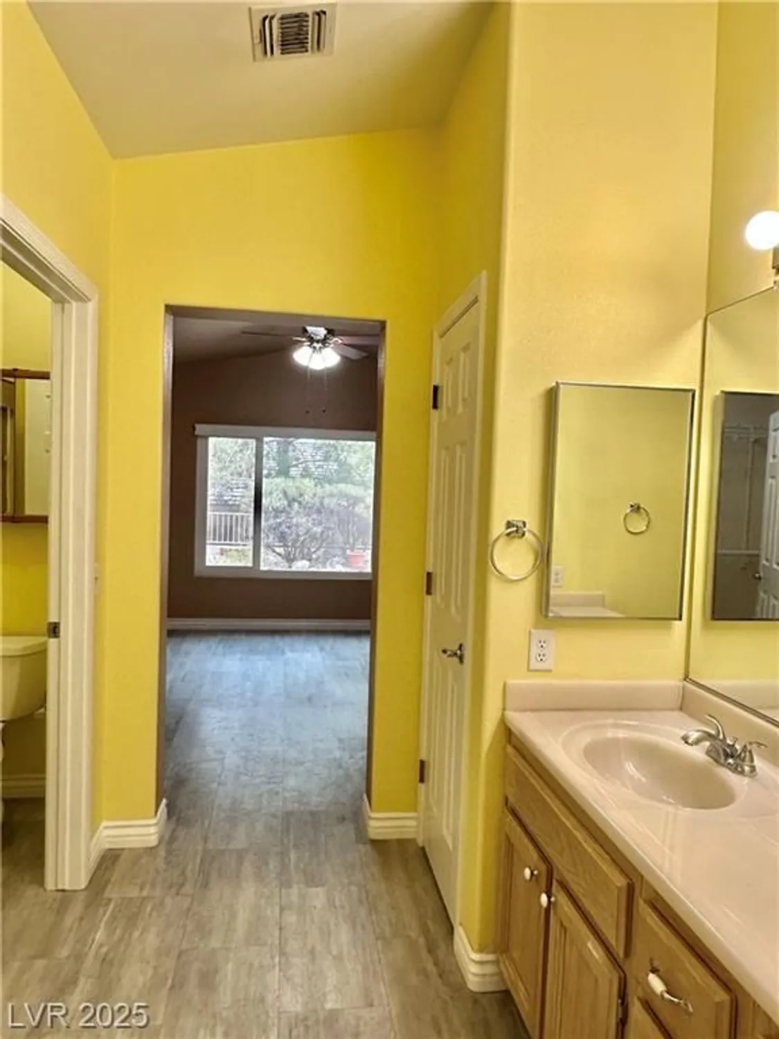 Property Slideshow image 17 of 26 | 466 edgefield ridge pl, Henderson, NV, 89012