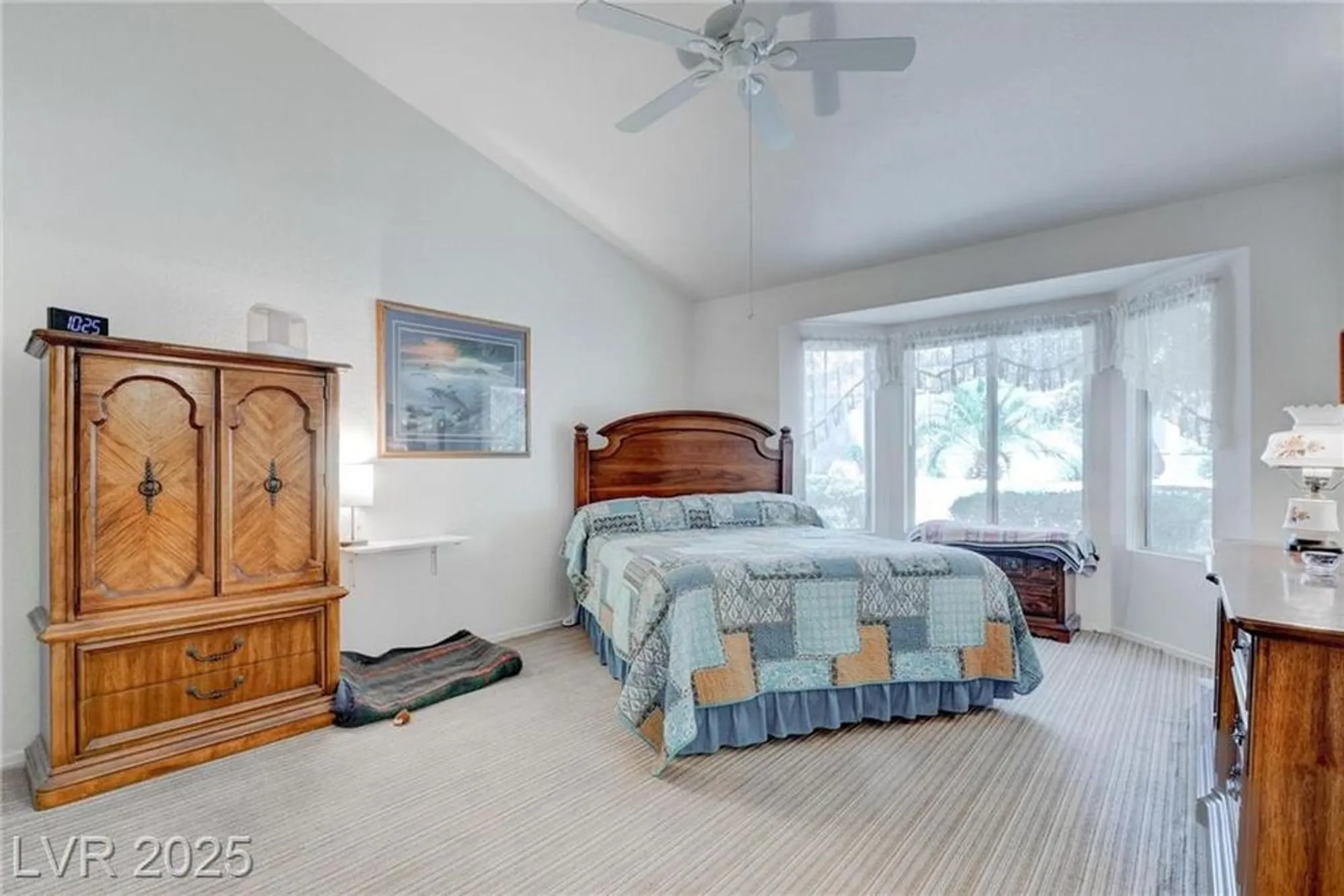 Property Slideshow image 26 of 42 | 2541 desert glen dr, Las Vegas, NV, 89134