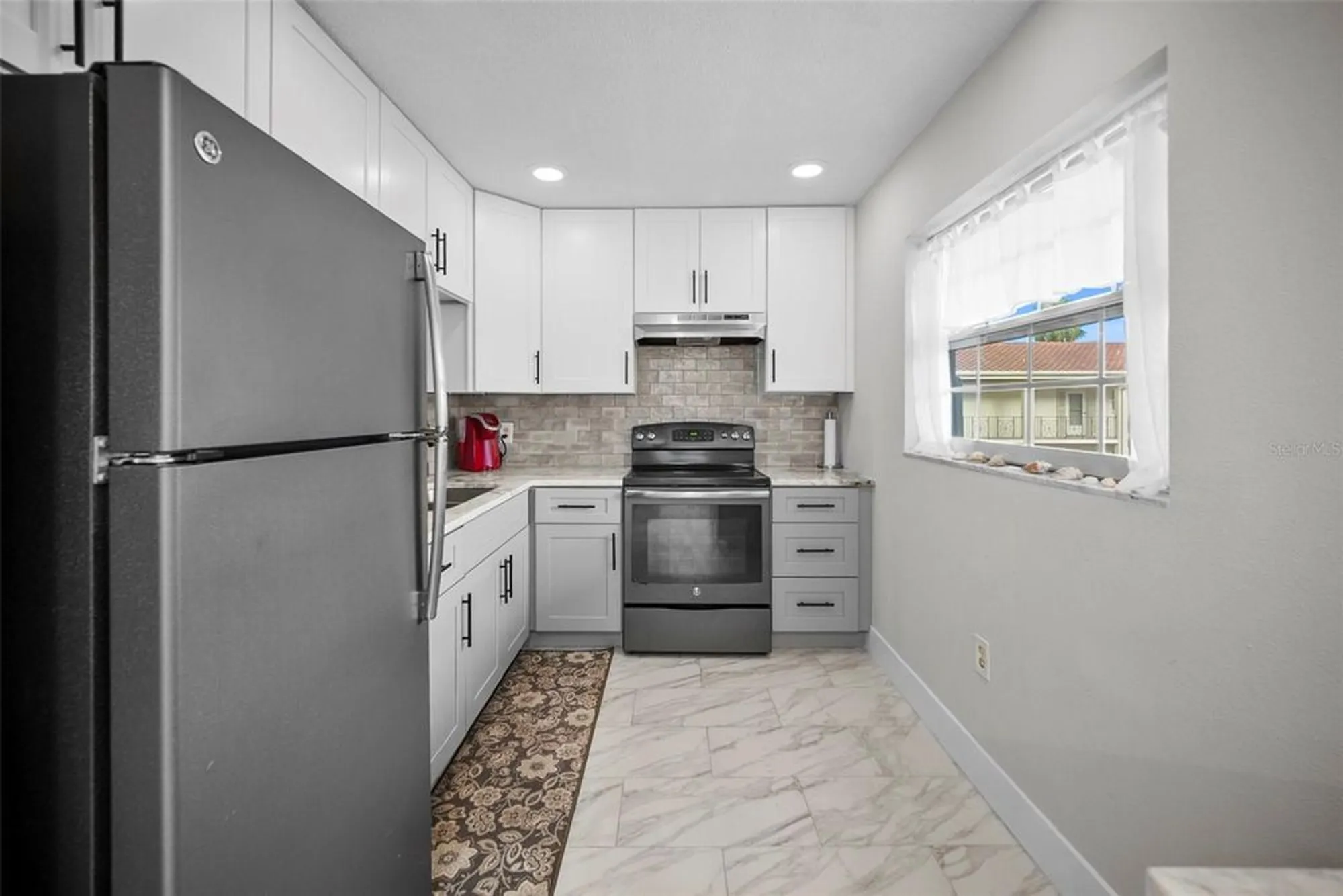 Property Slideshow image 8 of 27 | 19029 us highway 19 n apt 6-16, Clearwater, FL, 33764