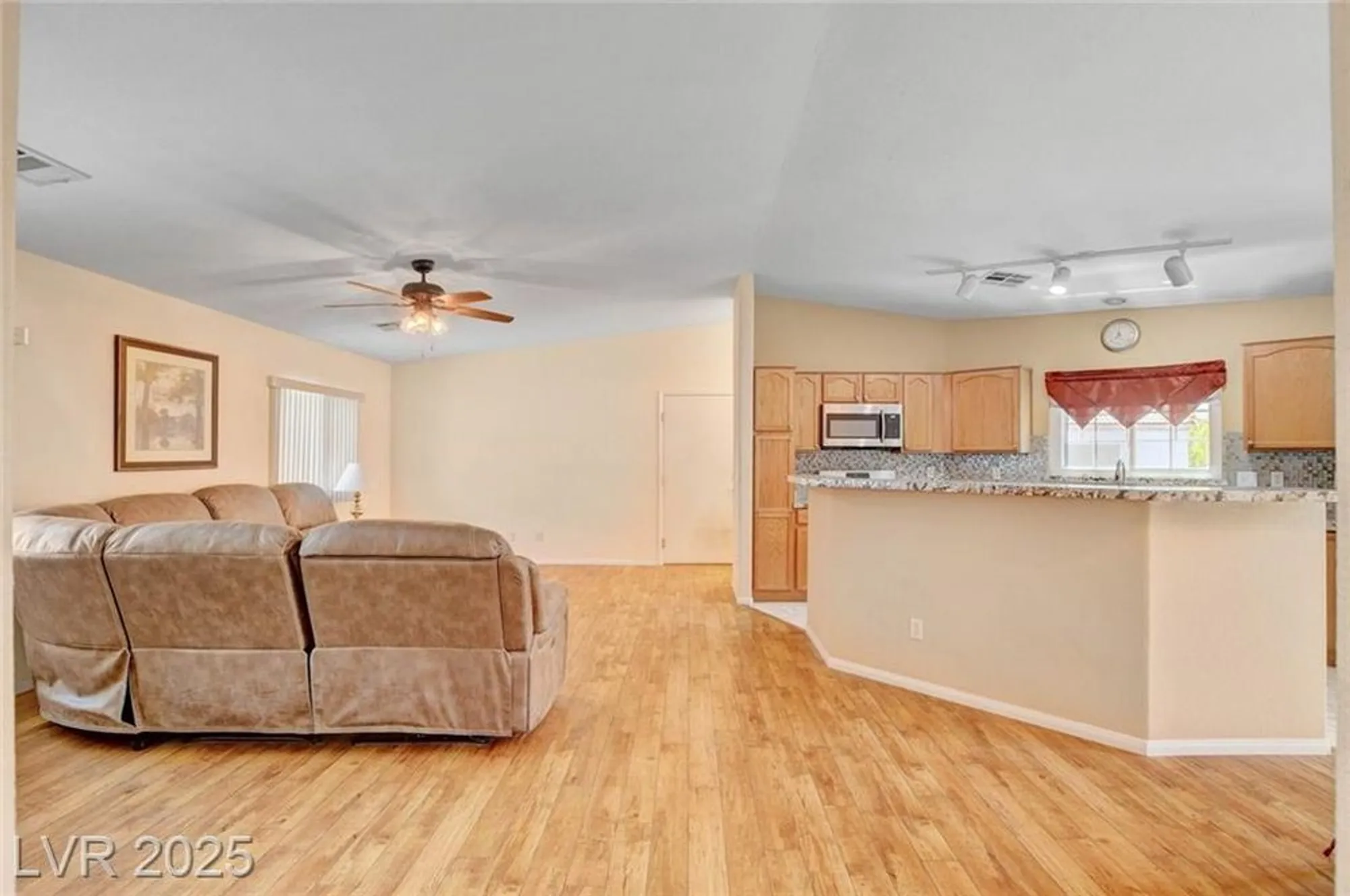 Property Slideshow image 10 of 56 | 5043 mascaro dr, Las Vegas, NV, 89122