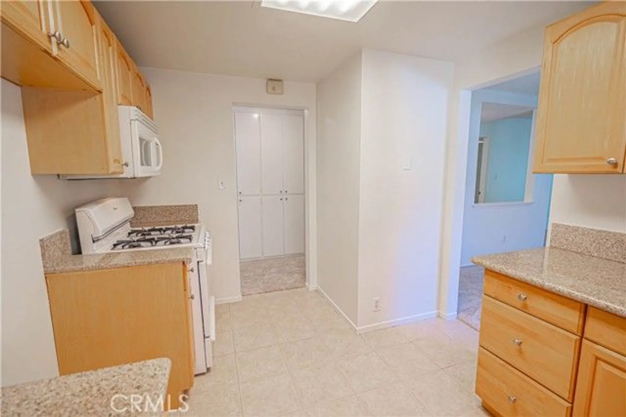 Property Slideshow image 11 of 51 | 19433 oak crossing rd, Newhall, CA, 91321