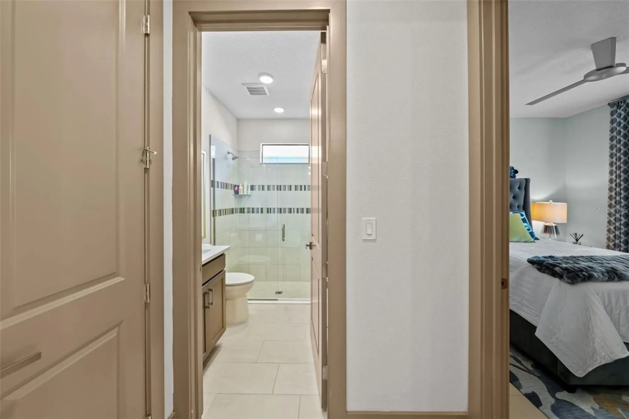 Property Slideshow image 25 of 50 | 17702 cresswind ter, Bradenton, FL, 34211