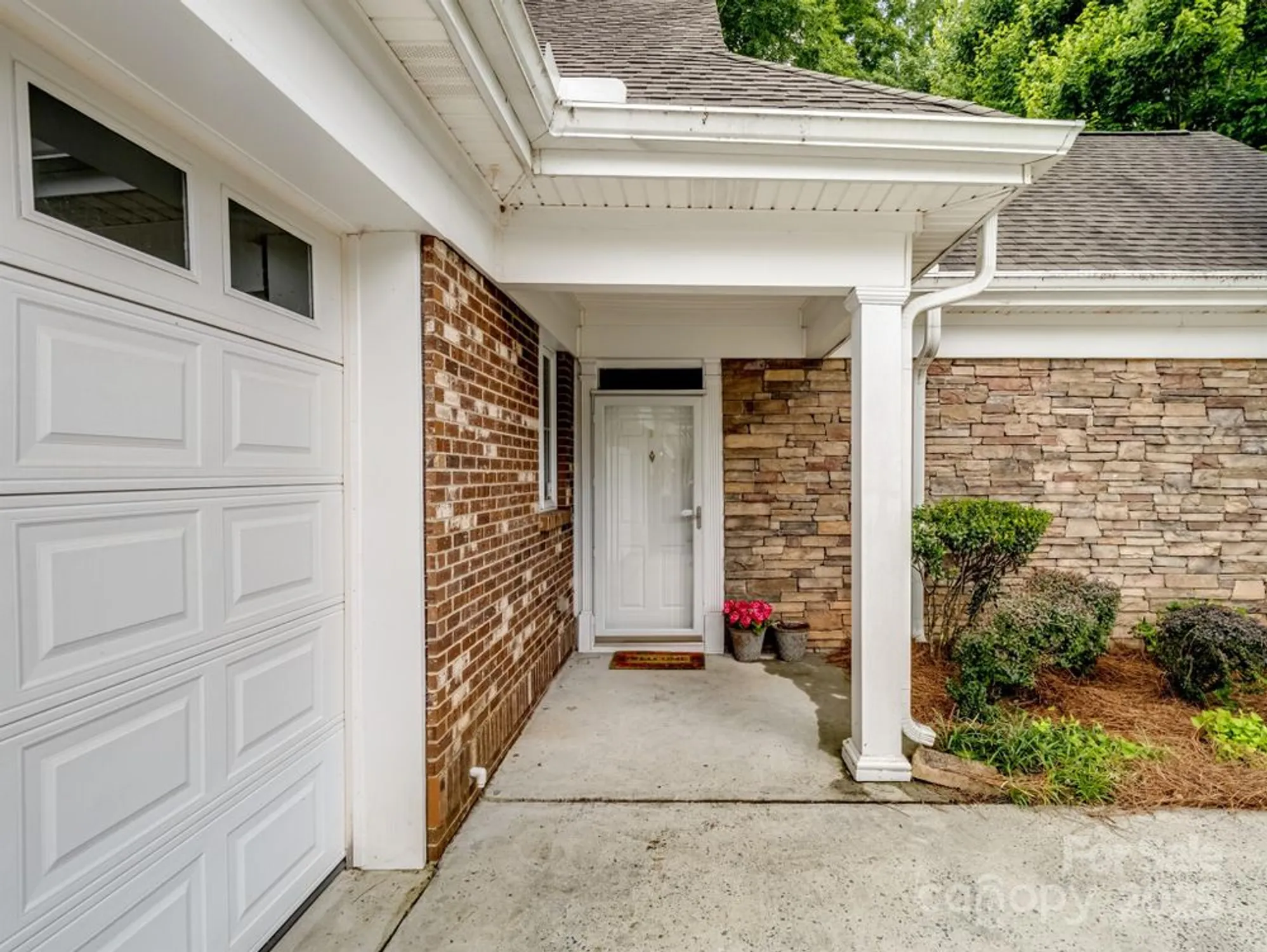 Property Slideshow image 31 of 37 | 10875 casetta dr, Matthews, NC, 28105