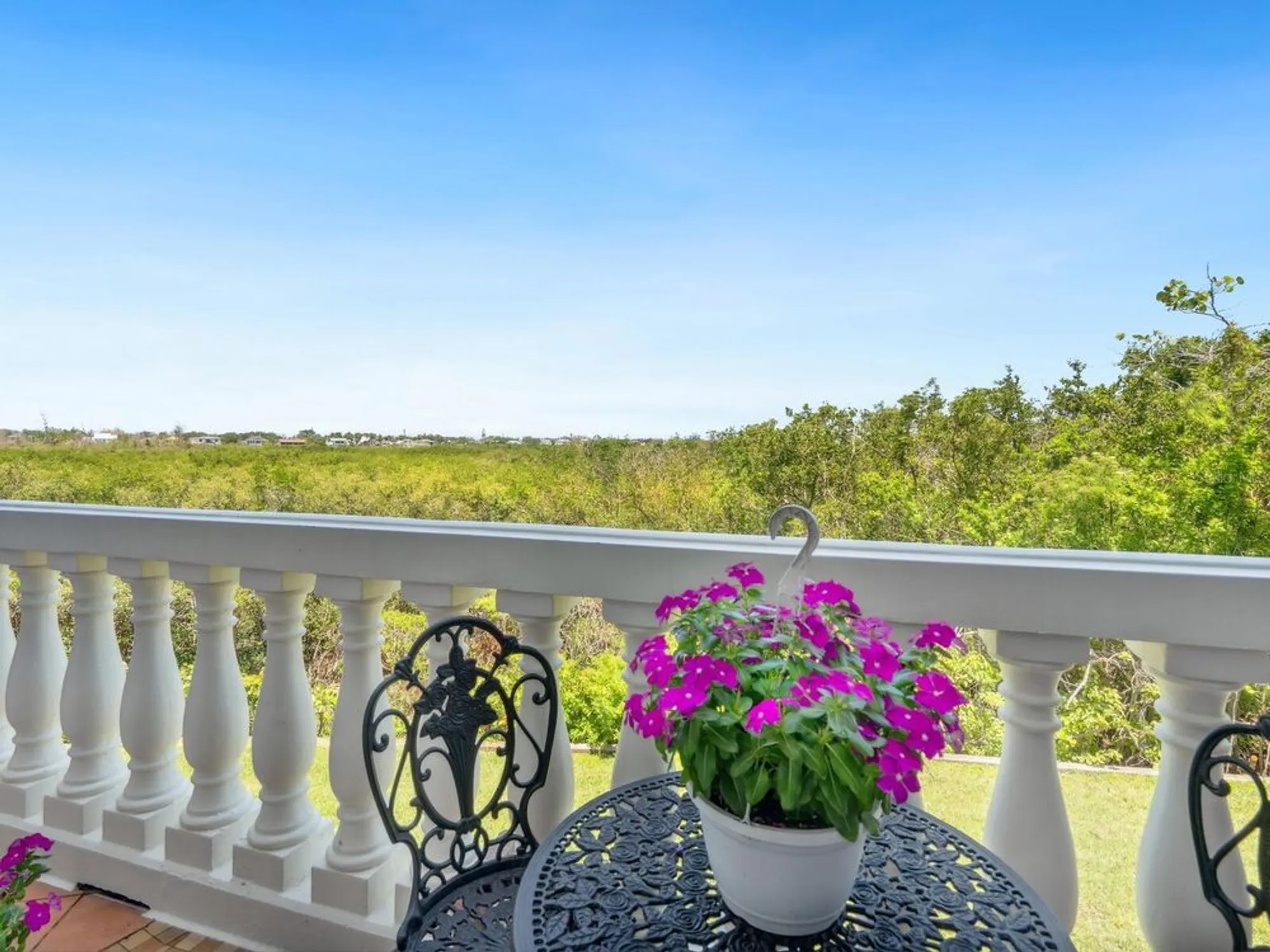 Property Slideshow image 13 of 59 | 5420 eagles point cir 106, Sarasota, FL, 34231