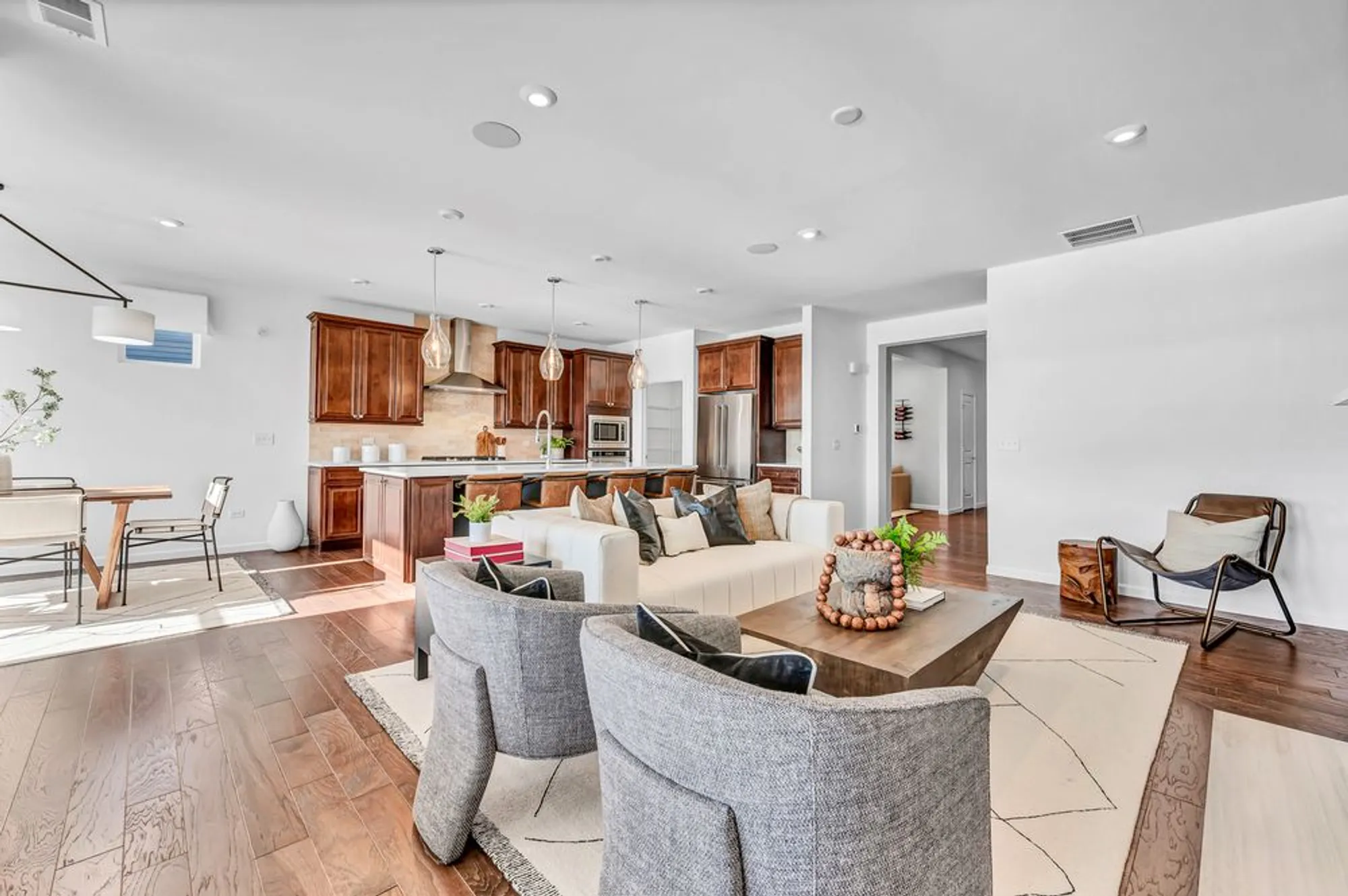 Property Slideshow image 7 of 20 | 3256 oak creek ln, Aurora, IL, 60503