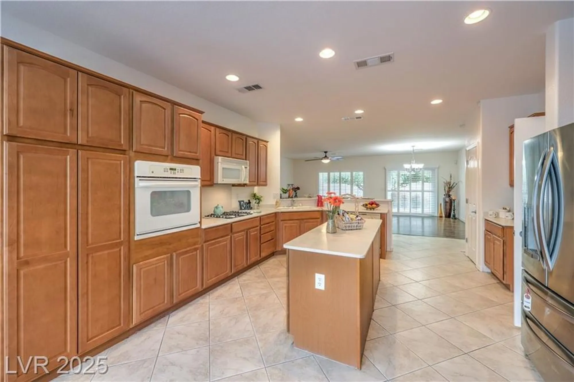 Property Slideshow image 10 of 40 | 2317 shorewood hills ave, Henderson, NV, 89052