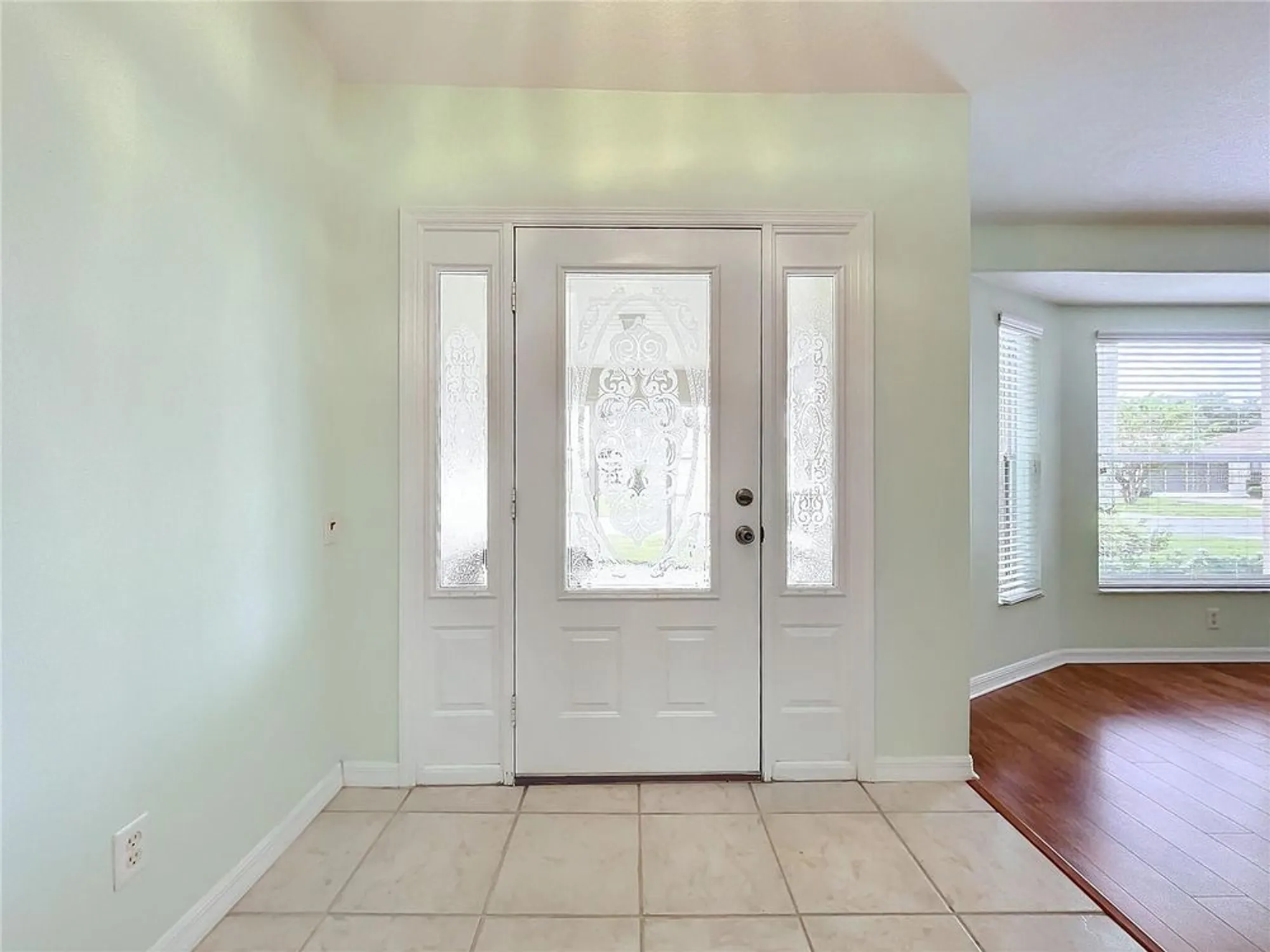 Property Slideshow image 6 of 60 | 5430 sir churchill dr, Leesburg, FL, 34748