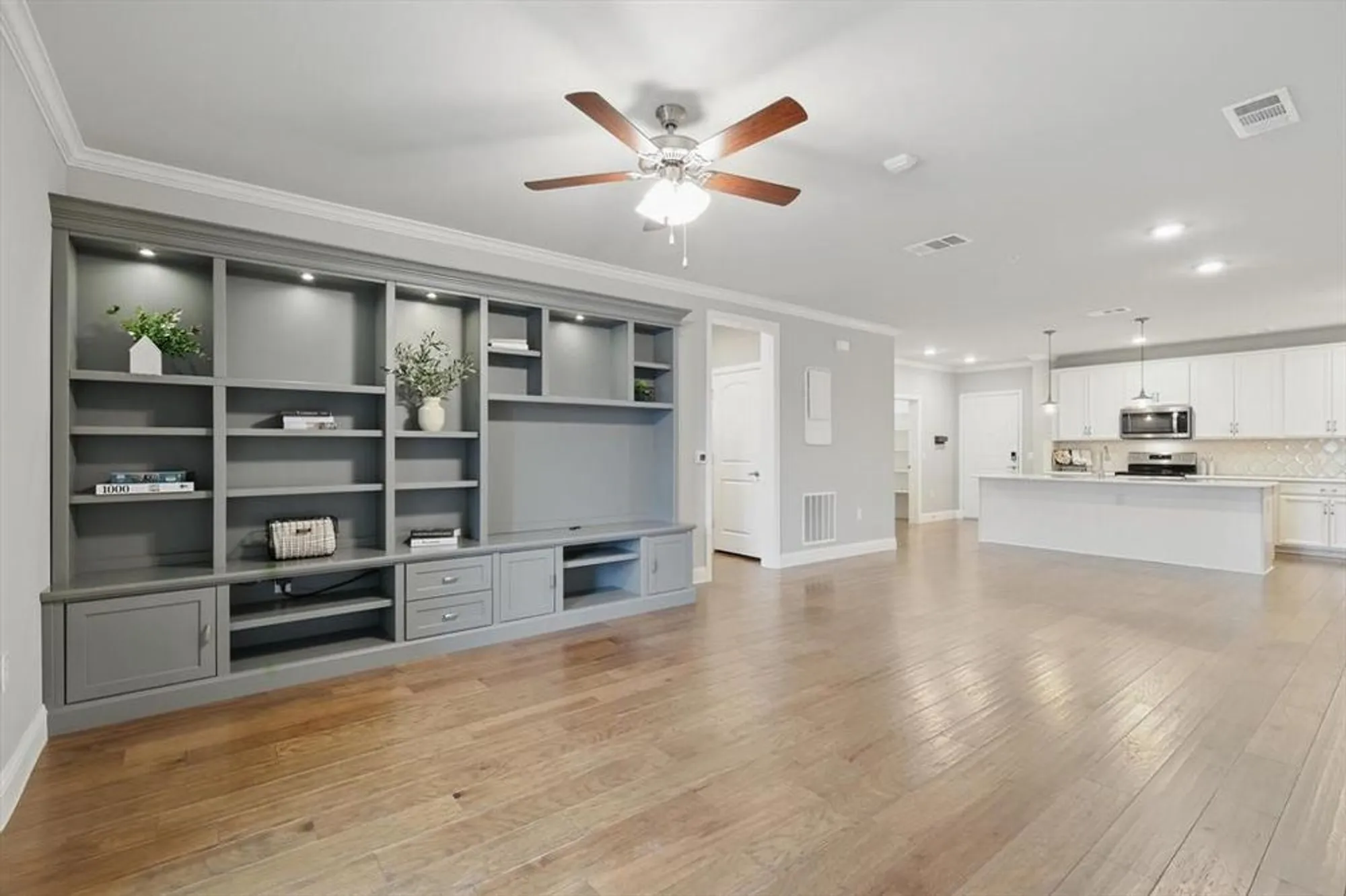Property Slideshow image 1 of 38 | 1735 wittington pl apt 3308, Dallas, TX, 75234