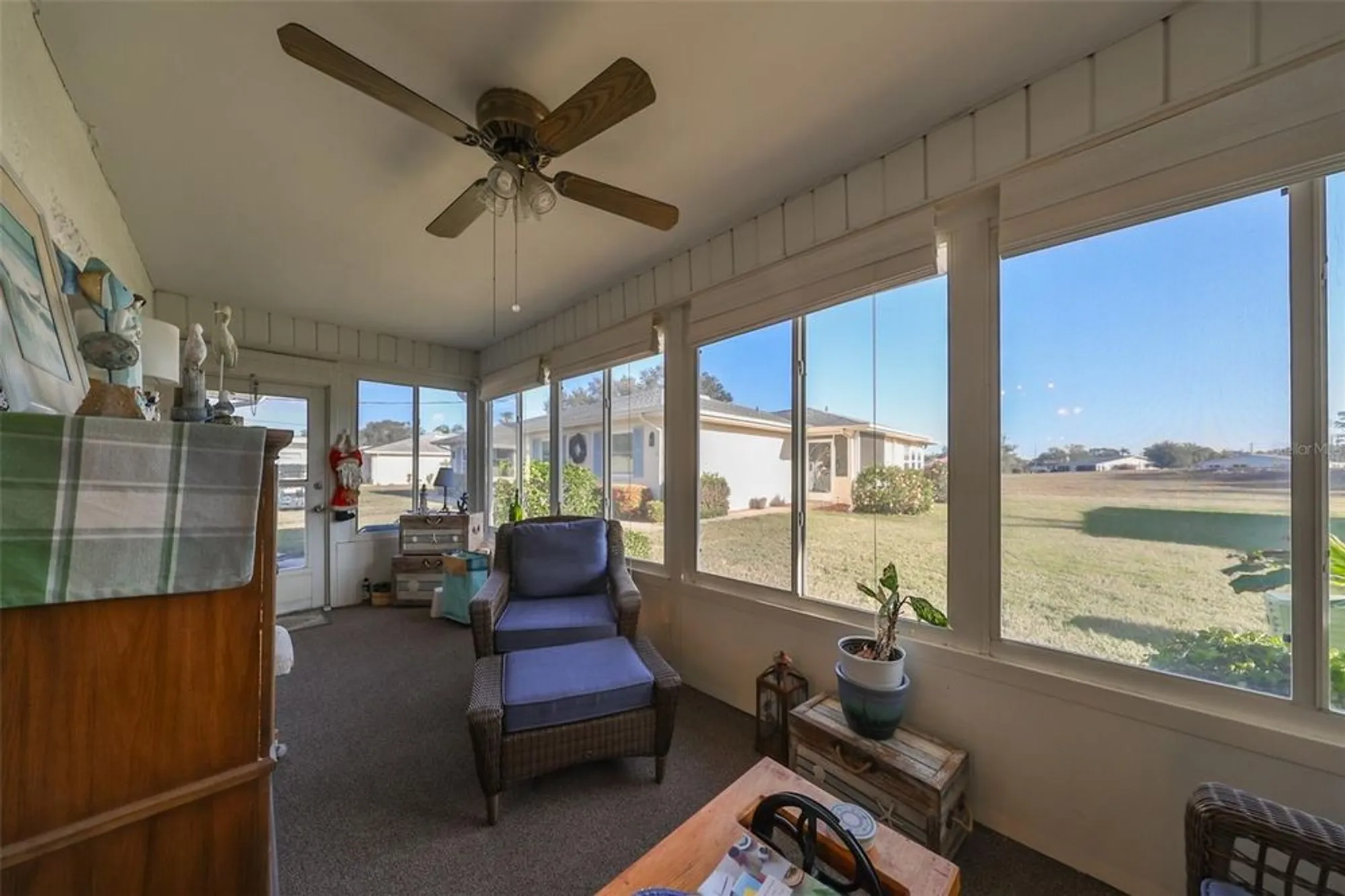 Property Slideshow image 14 of 50 | 1901 canterbury ln 19, Sun City Center, FL, 33573