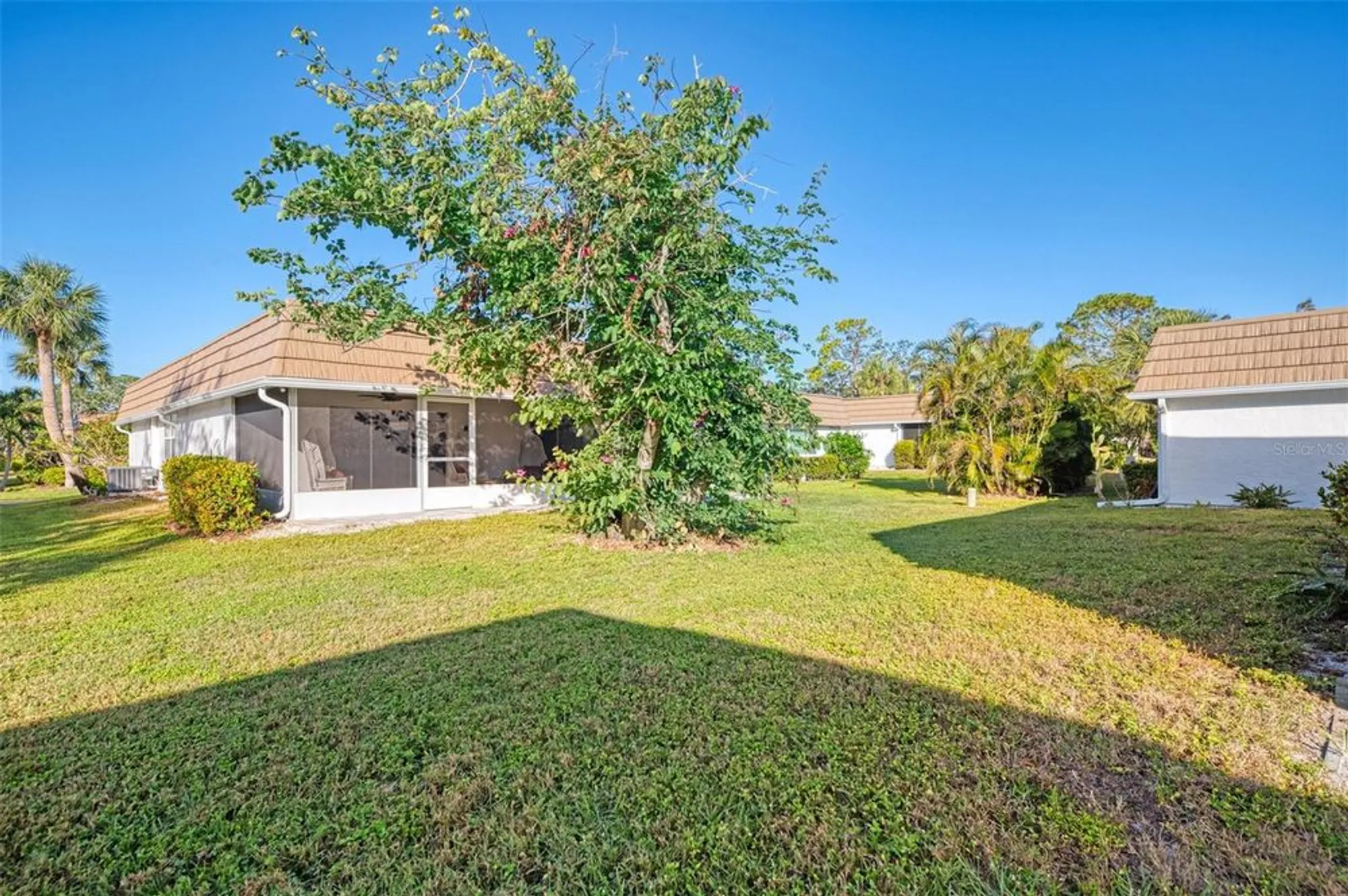 Property Slideshow image 34 of 47 | 2505 riverbluff pkwy # v196, Sarasota, FL, 34231