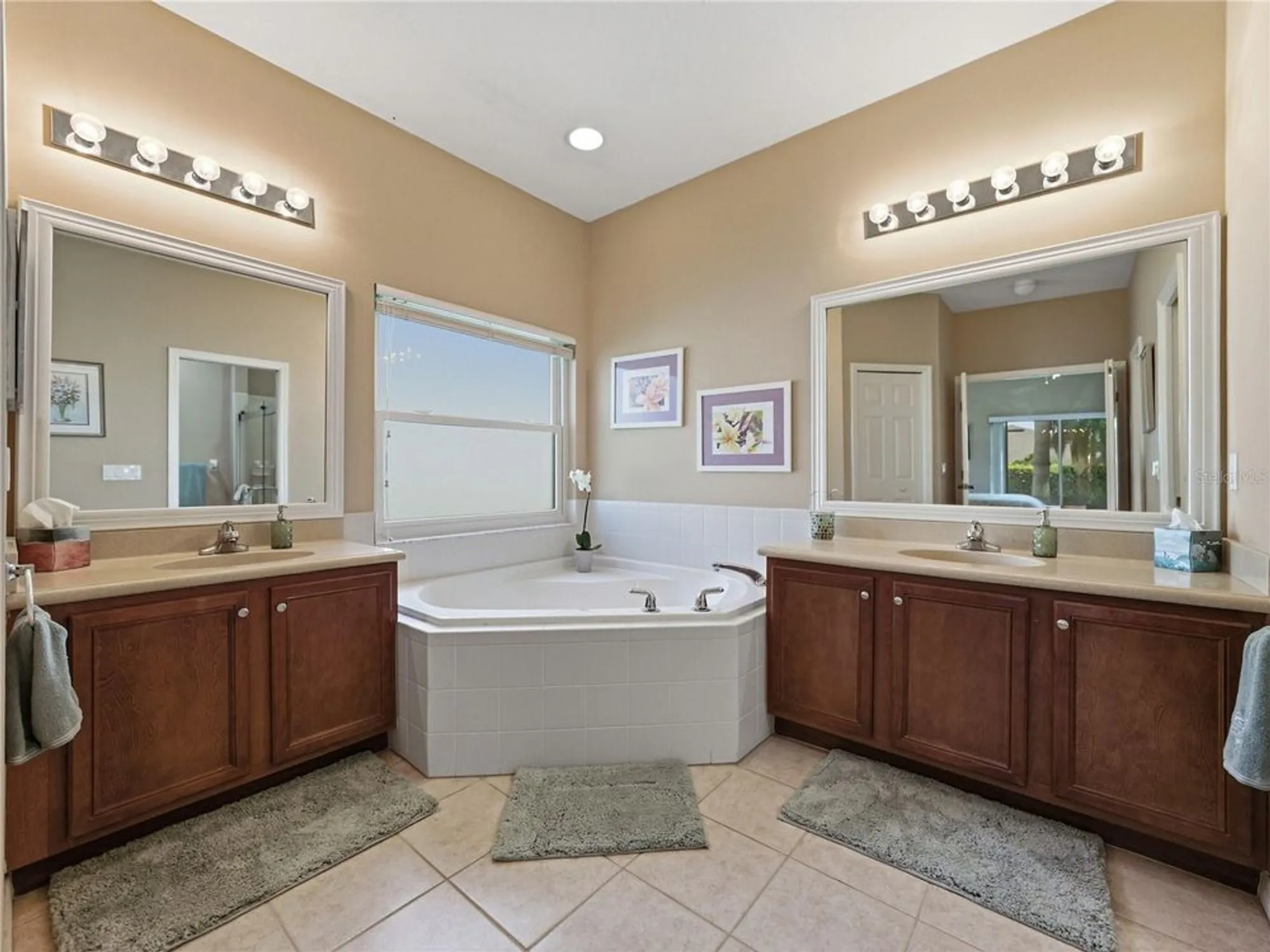 Property Slideshow image 25 of 92 | 4568 turnberry ln, Lake Wales, FL, 33859