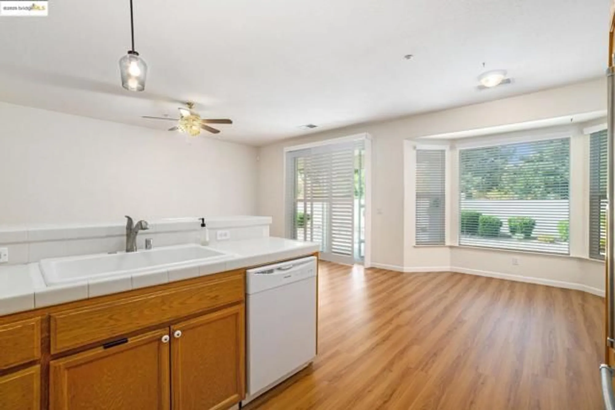 Property Slideshow image 17 of 23 | 939 centennial dr, Brentwood, CA, 94513