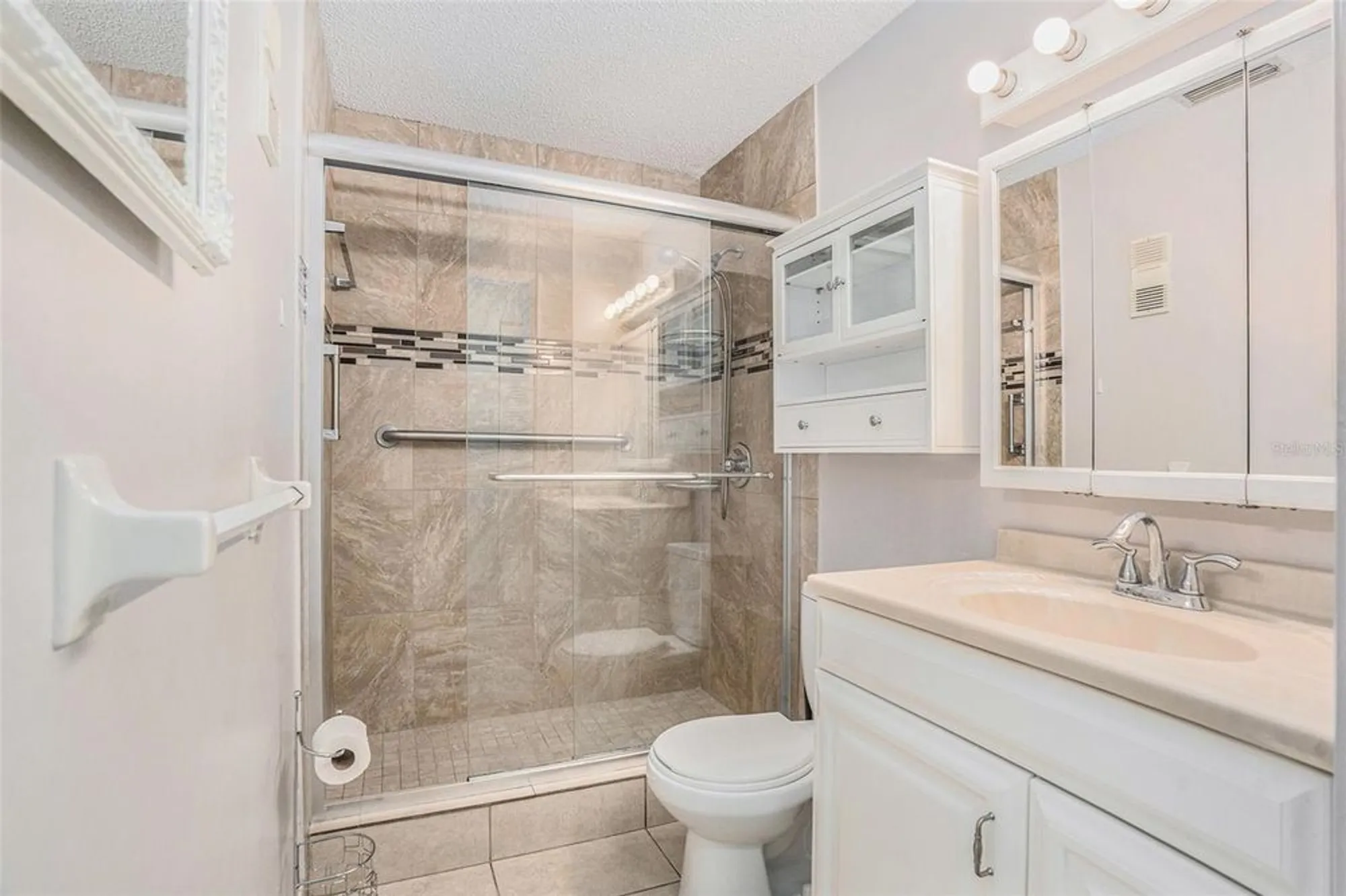 Property Slideshow image 17 of 35 | 5971 terrace park dr n unit 307, St Petersburg, FL, 33709