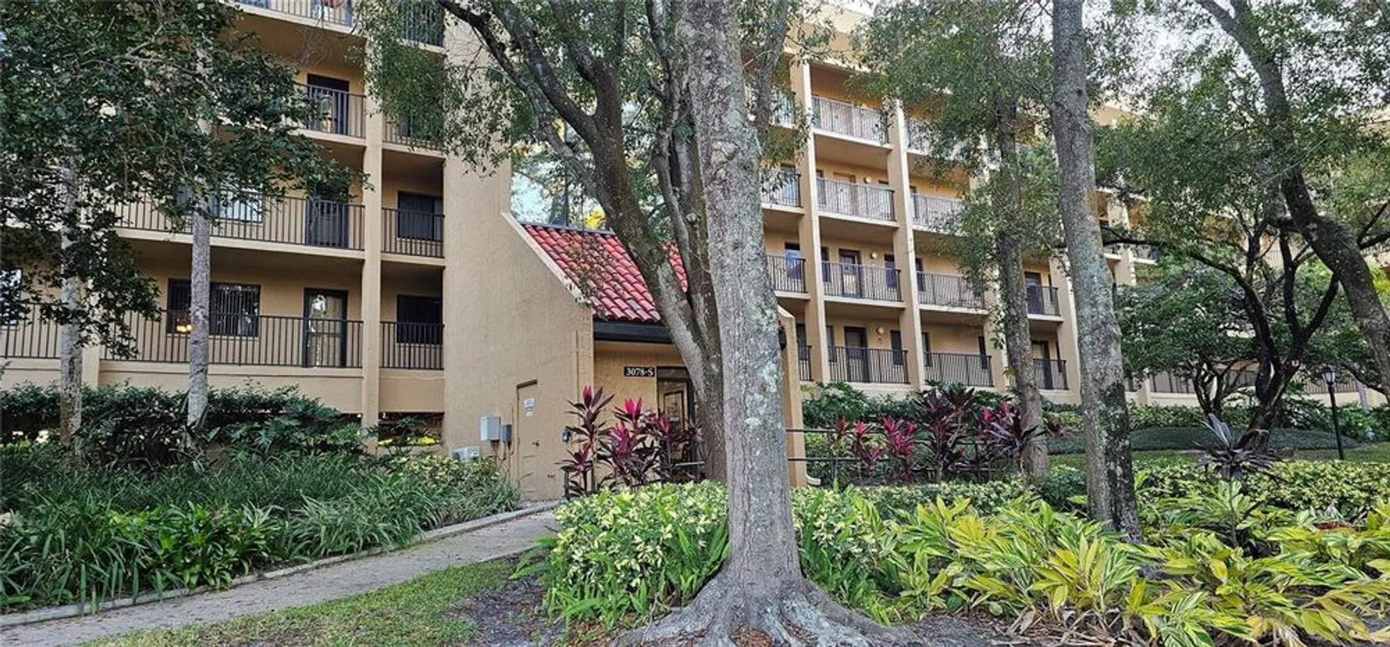 Property Slideshow image 2 of 57 | 3078 eastland blvd 107, Clearwater, FL, 33761