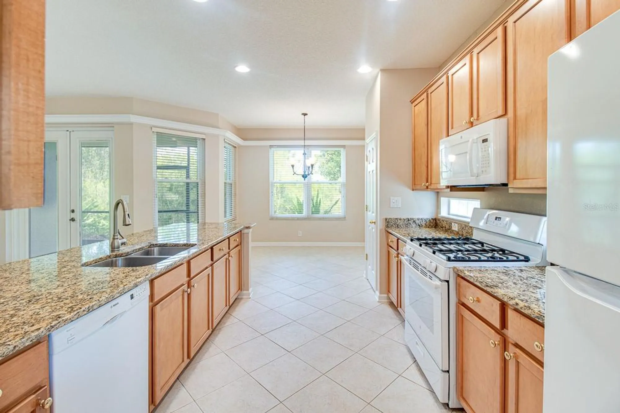 Property Slideshow image 8 of 46 | 1018 heron point cir, Deland, FL, 32724