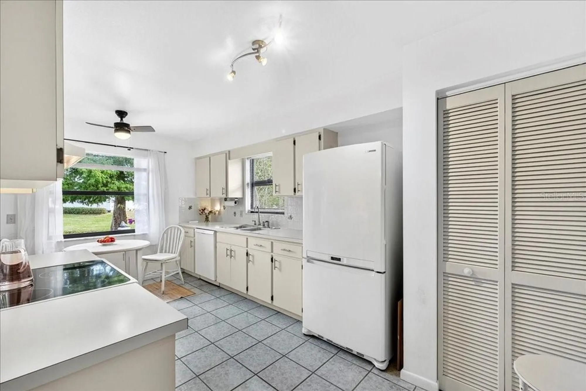 Property Slideshow image 19 of 44 | 4908 dawnview ln, Lakeland, FL, 33811