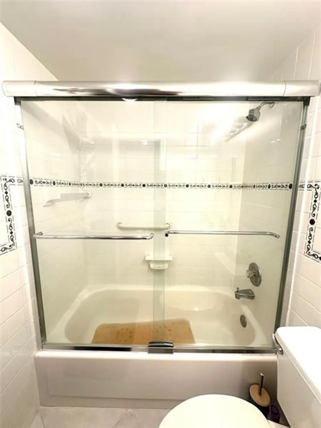 Property Slideshow image 15 of 57 | 2004 harwood c # 2004, Deerfield Beach, FL, 33442