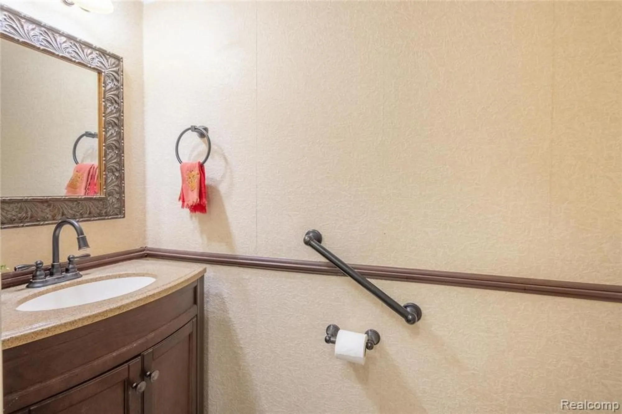 Property Slideshow image 16 of 36 | 61021 heritage blvd # 4, South Lyon, MI, 48178