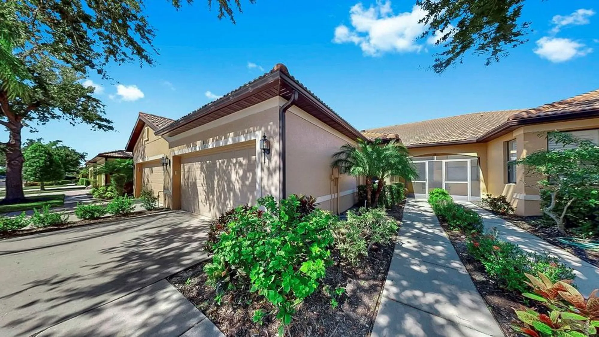 Property Slideshow image 1 of 41 | 313 seneca falls dr, Apollo Beach, FL, 33572