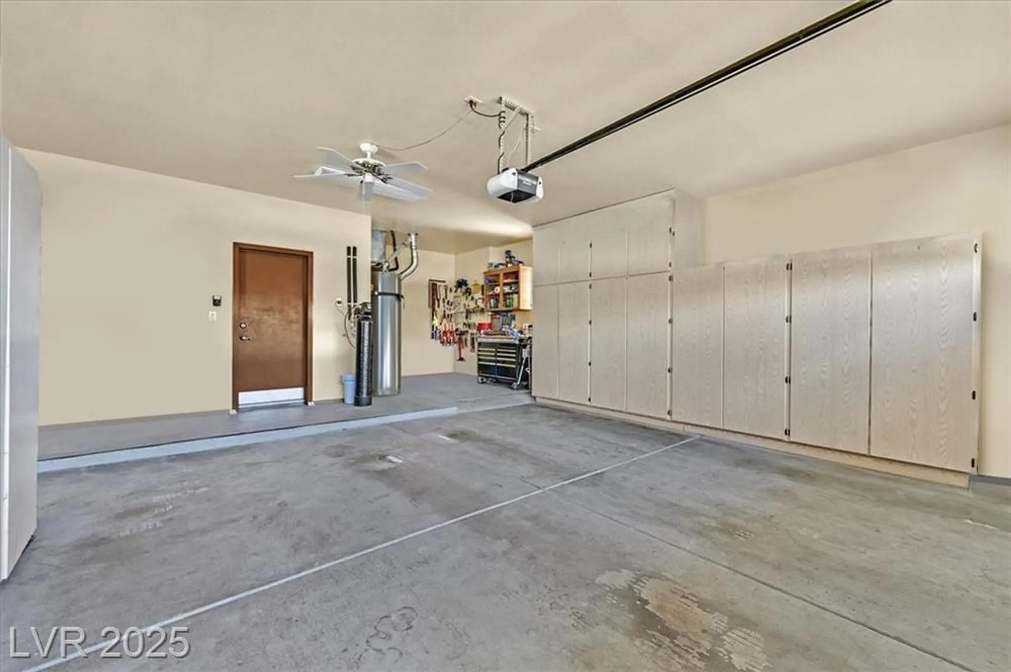 Property Slideshow image 30 of 46 | 2621 hanging rock dr, Las Vegas, NV, 89134