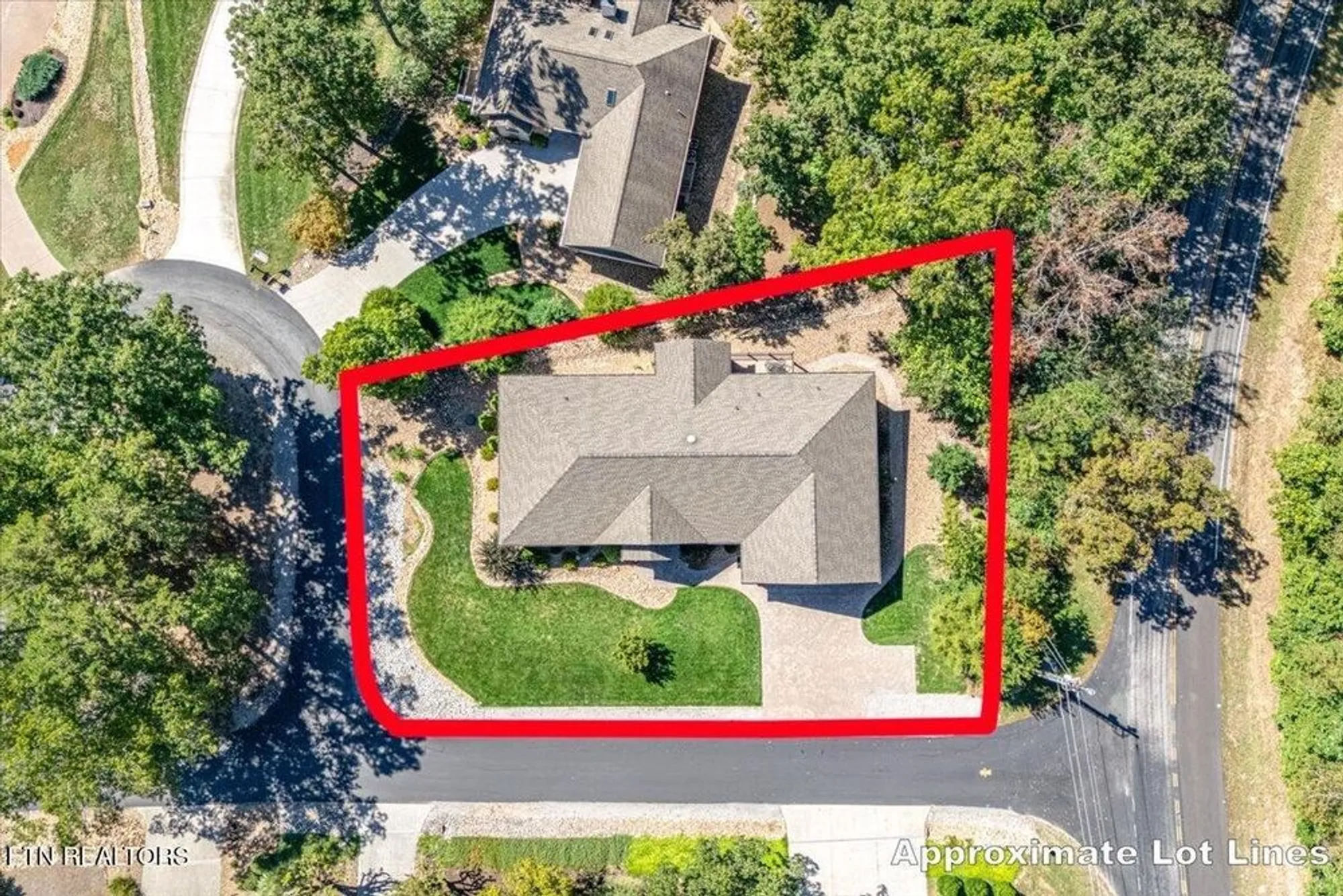 Property Slideshow image 13 of 54 | 400 tanasi way, Loudon, TN, 37774