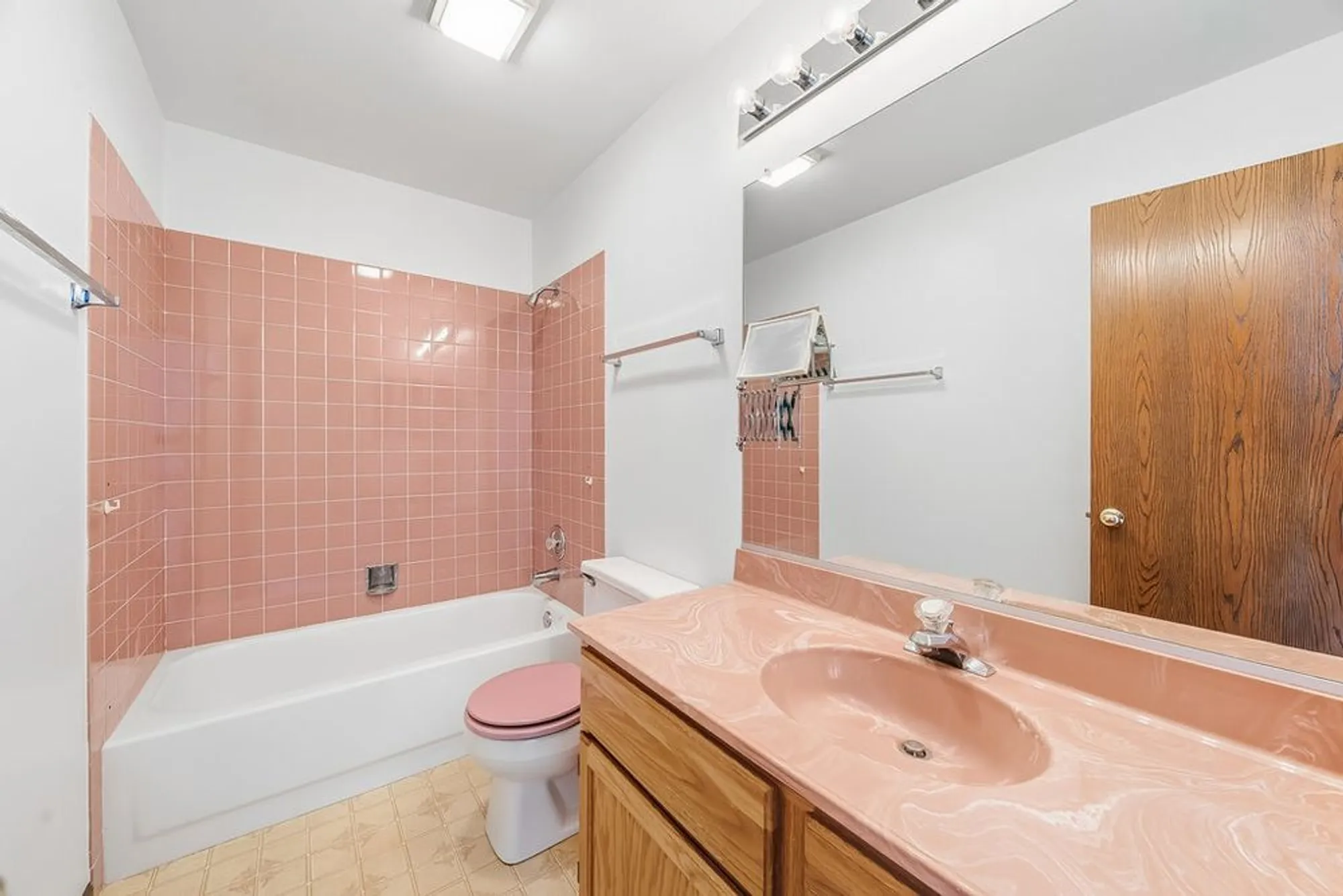 Property Slideshow image 17 of 29 | , Plainfield, IL, 60544