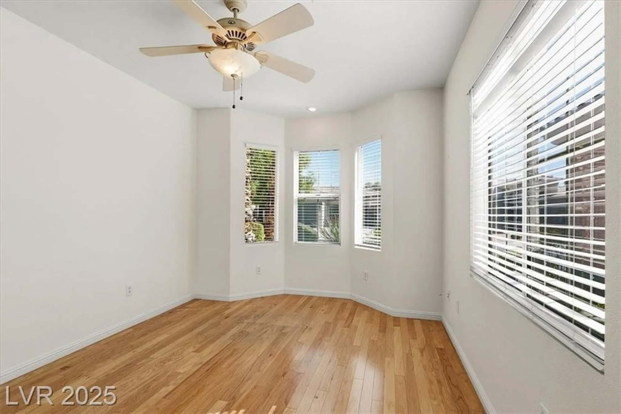 Property Slideshow image 27 of 45 | 4639 denaro dr, Las Vegas, NV, 89135