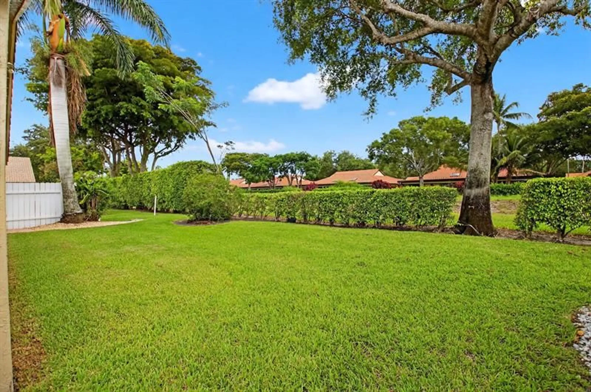 Property Slideshow image 40 of 62 | 5891 royal isles blvd, Boynton Beach, FL, 33437