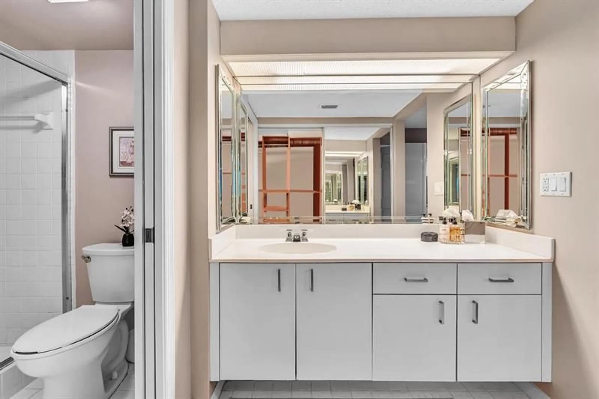 Property Slideshow image 22 of 71 | 7512 n devon dr 210, Tamarac, FL, 33321