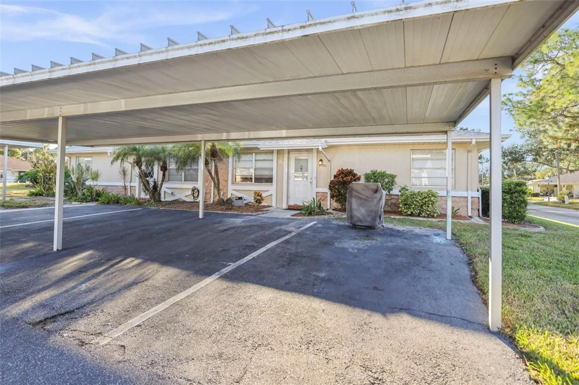 Property Slideshow image 1 of 25 | 2201 holkham pl # 2201, Sun City Center, FL, 33573