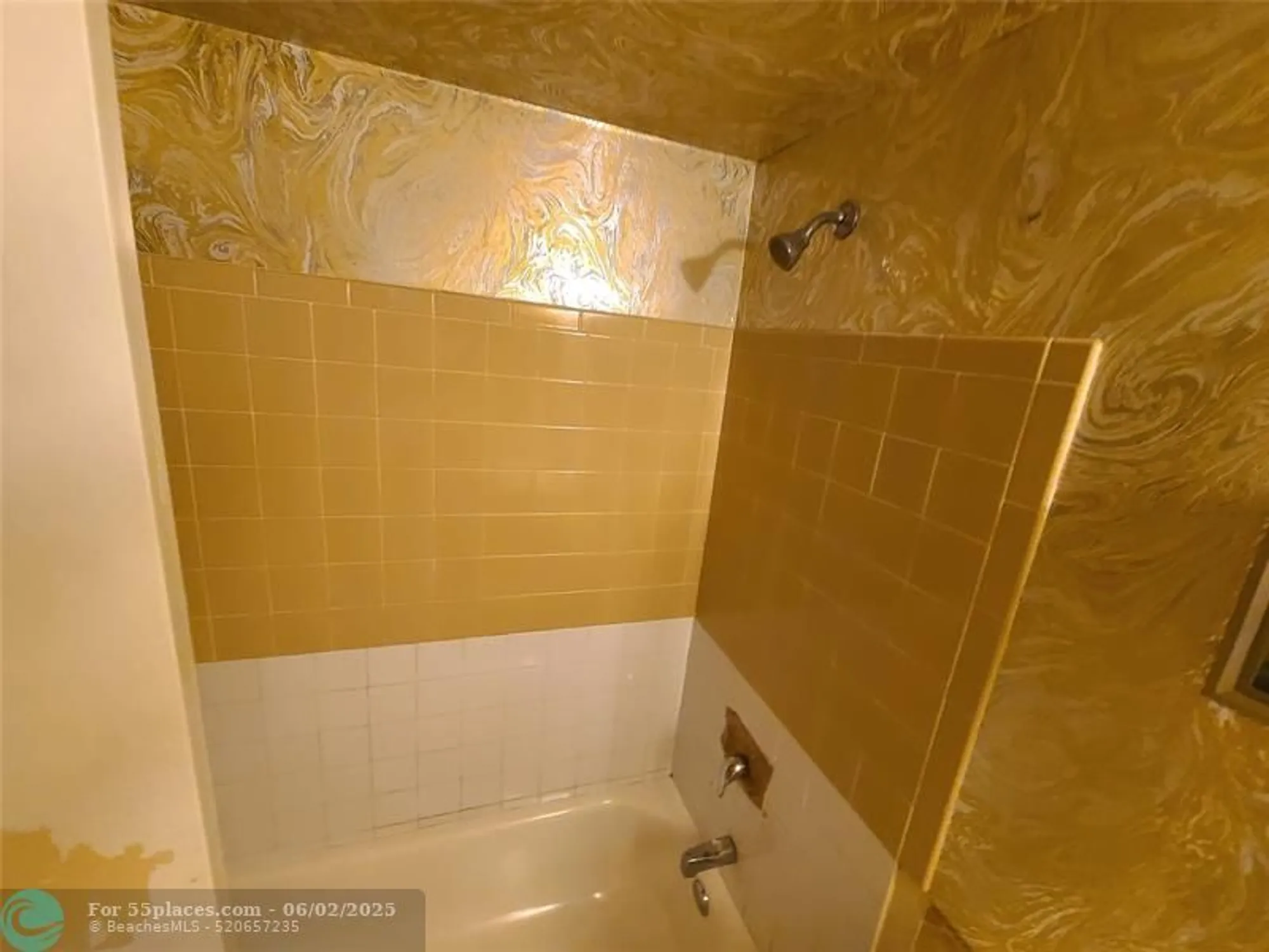 Property Slideshow image 9 of 11 | 550 nw 78th ter apt 205, Margate, FL, 33063