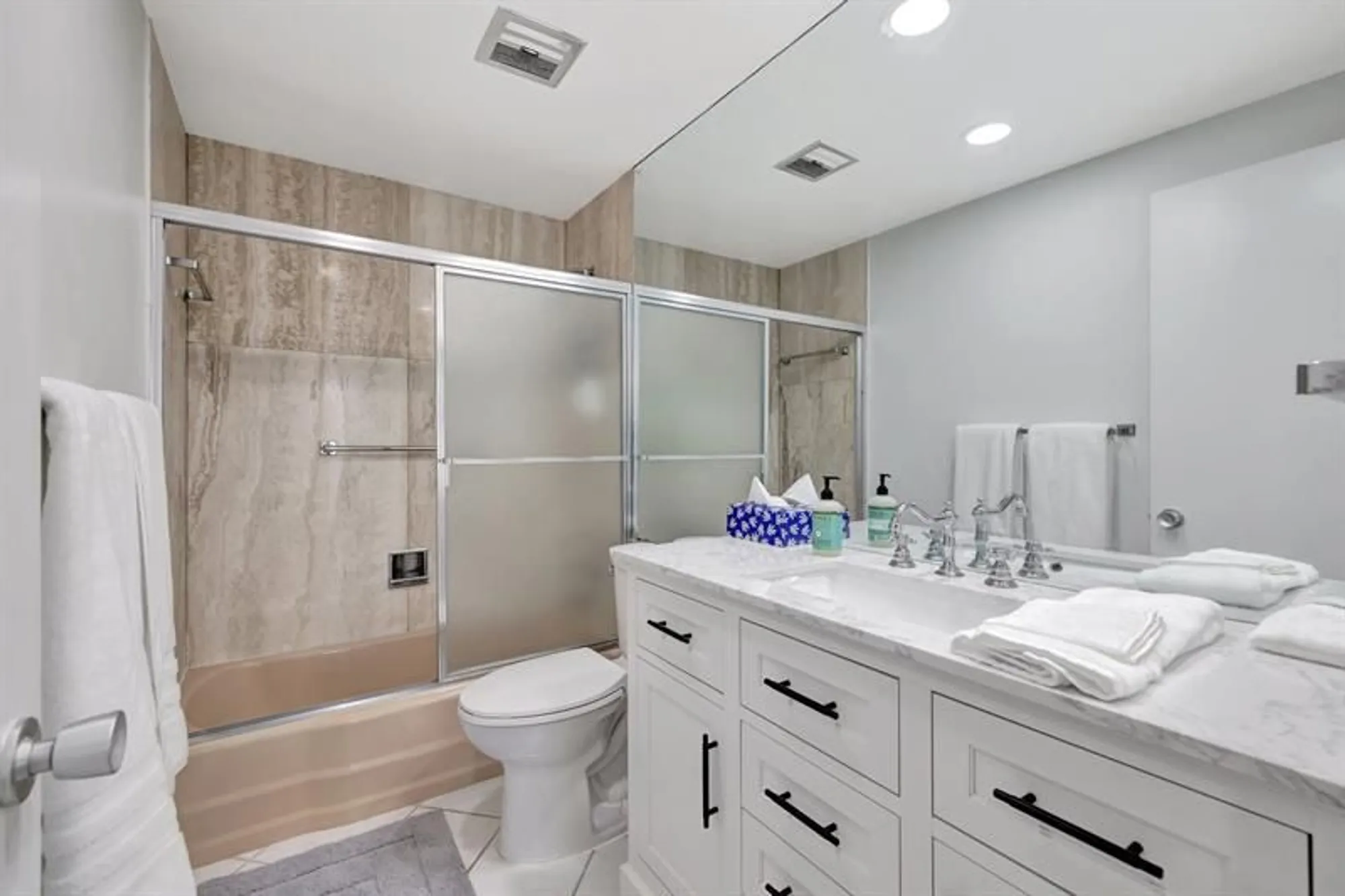 Property Slideshow image 30 of 45 | 3200 ne 36th st 1721, Fort Lauderdale, FL, 33308