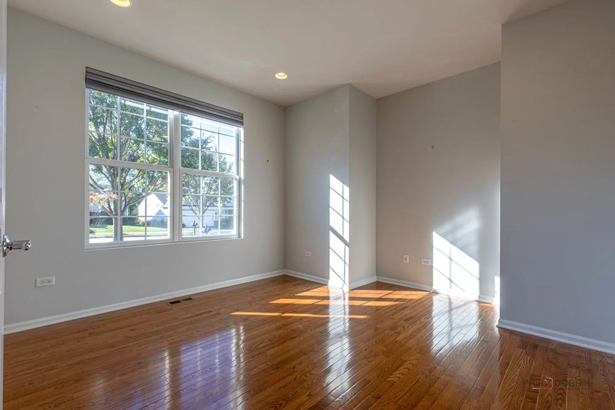 Property Slideshow image 26 of 39 | 3768 canton cir, Mundelein, IL, 60060
