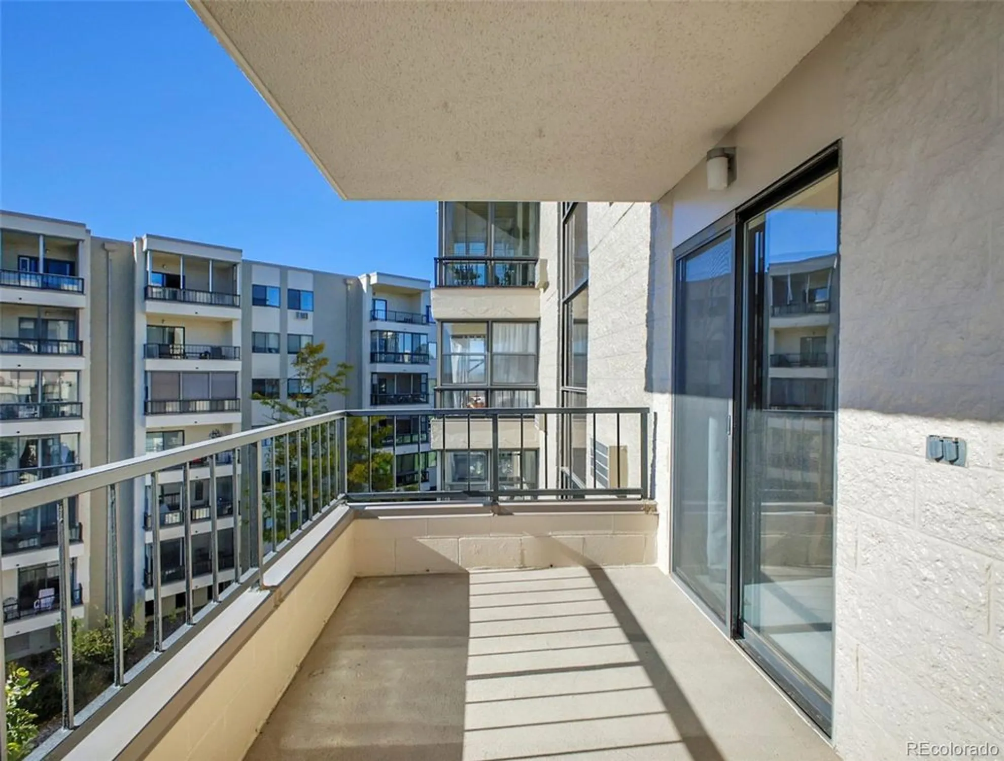 Property Slideshow image 27 of 32 | 13850 e marina dr apt 401, Aurora, CO, 80014