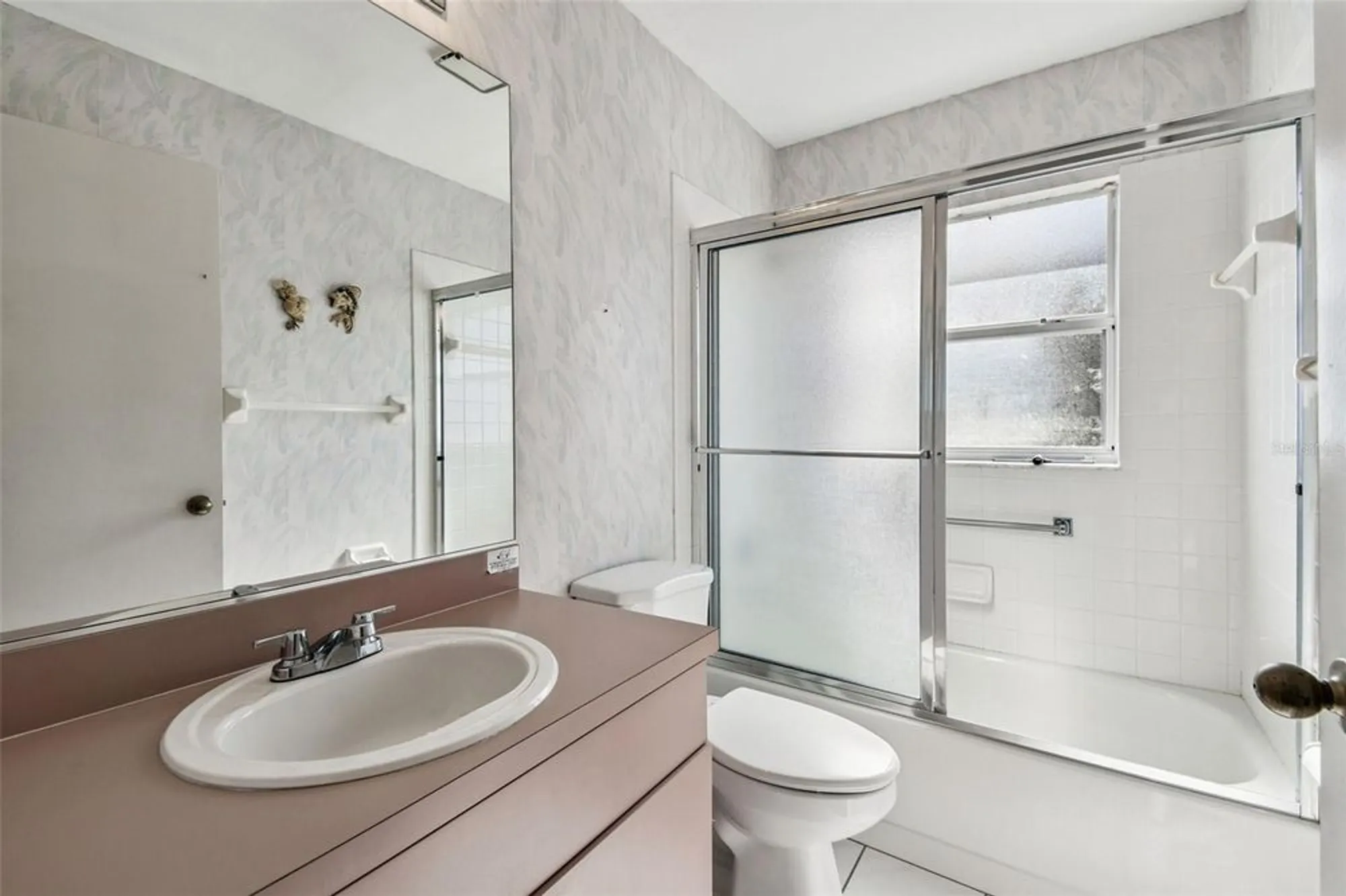 Property Slideshow image 29 of 39 | 2305 e del webb blvd, Sun City Center, FL, 33573