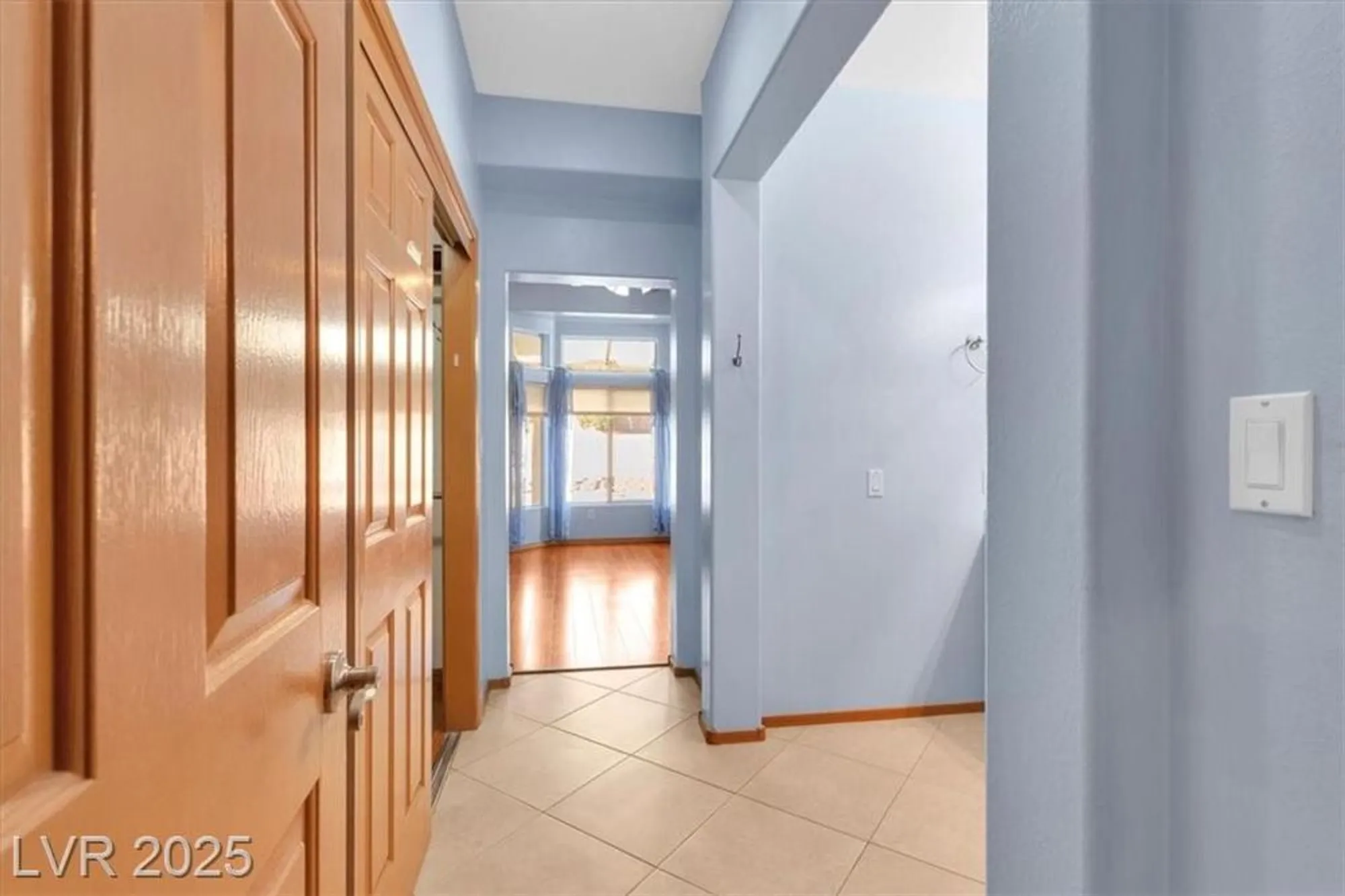 Property Slideshow image 18 of 46 | 2621 hanging rock dr, Las Vegas, NV, 89134