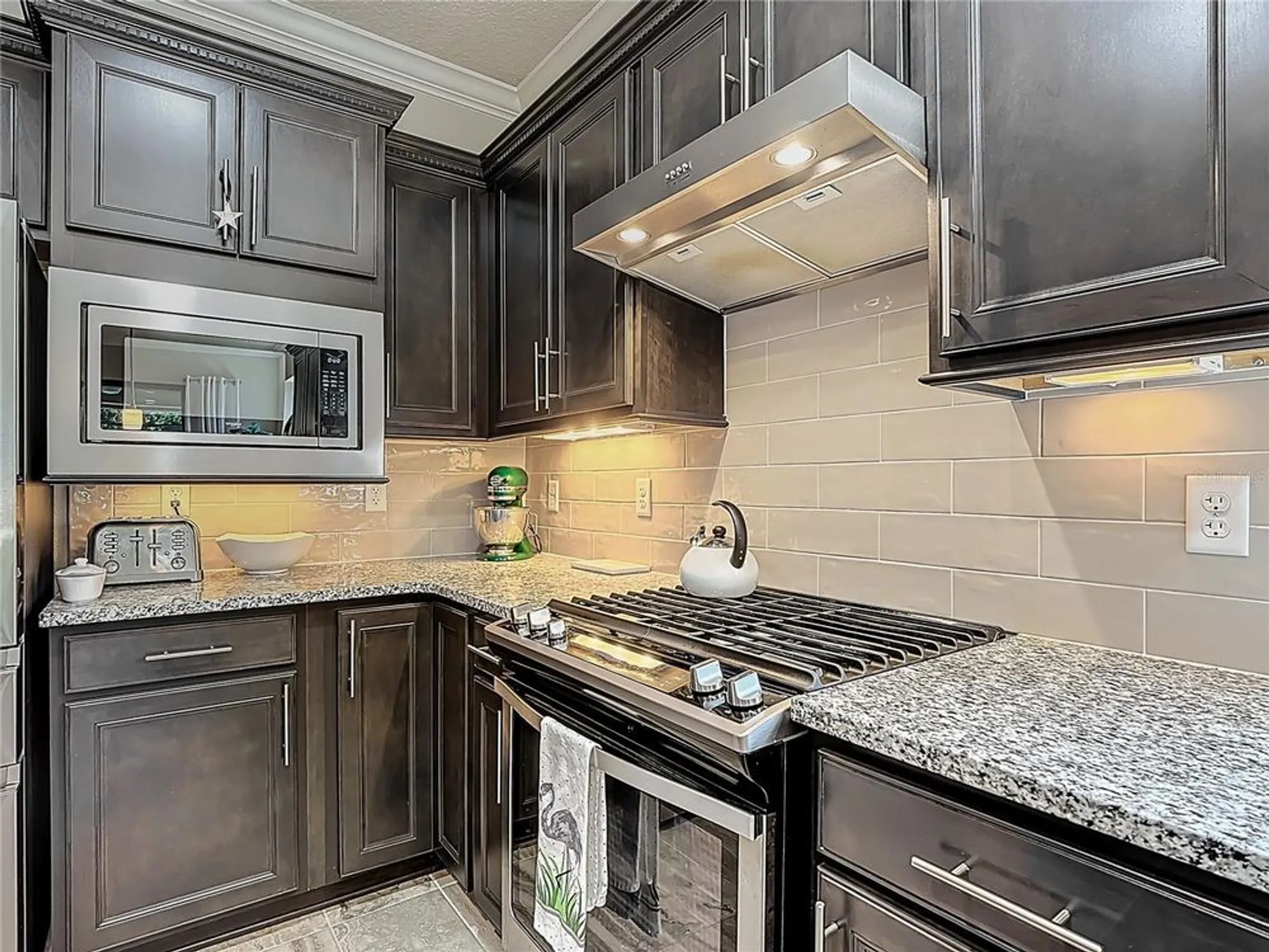 Property Slideshow image 13 of 68 | 588 cantabria dr, Davenport, FL, 33837