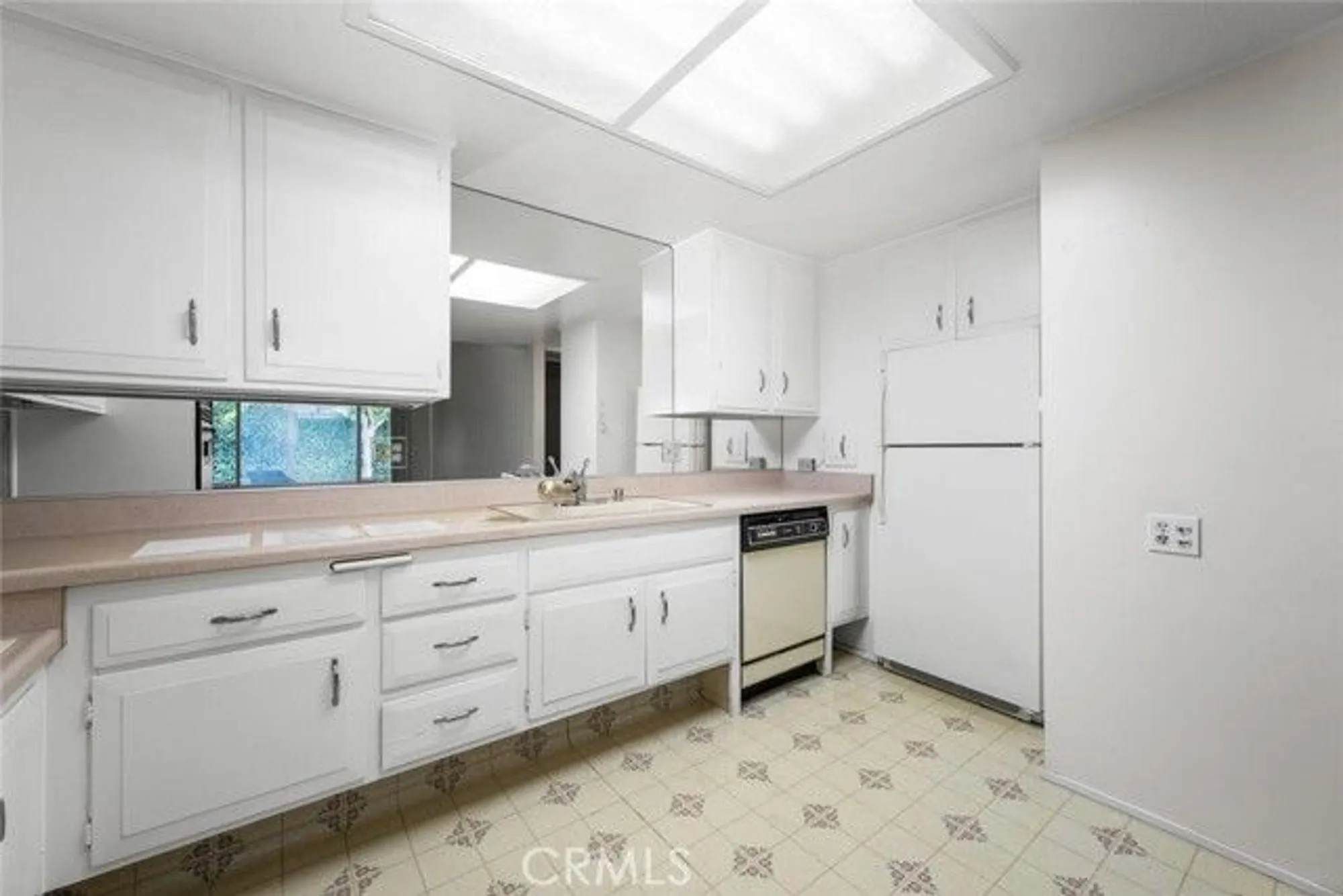 Property Slideshow image 15 of 27 | 13361 el dorado dr apt 201f, Seal Beach, CA, 90740