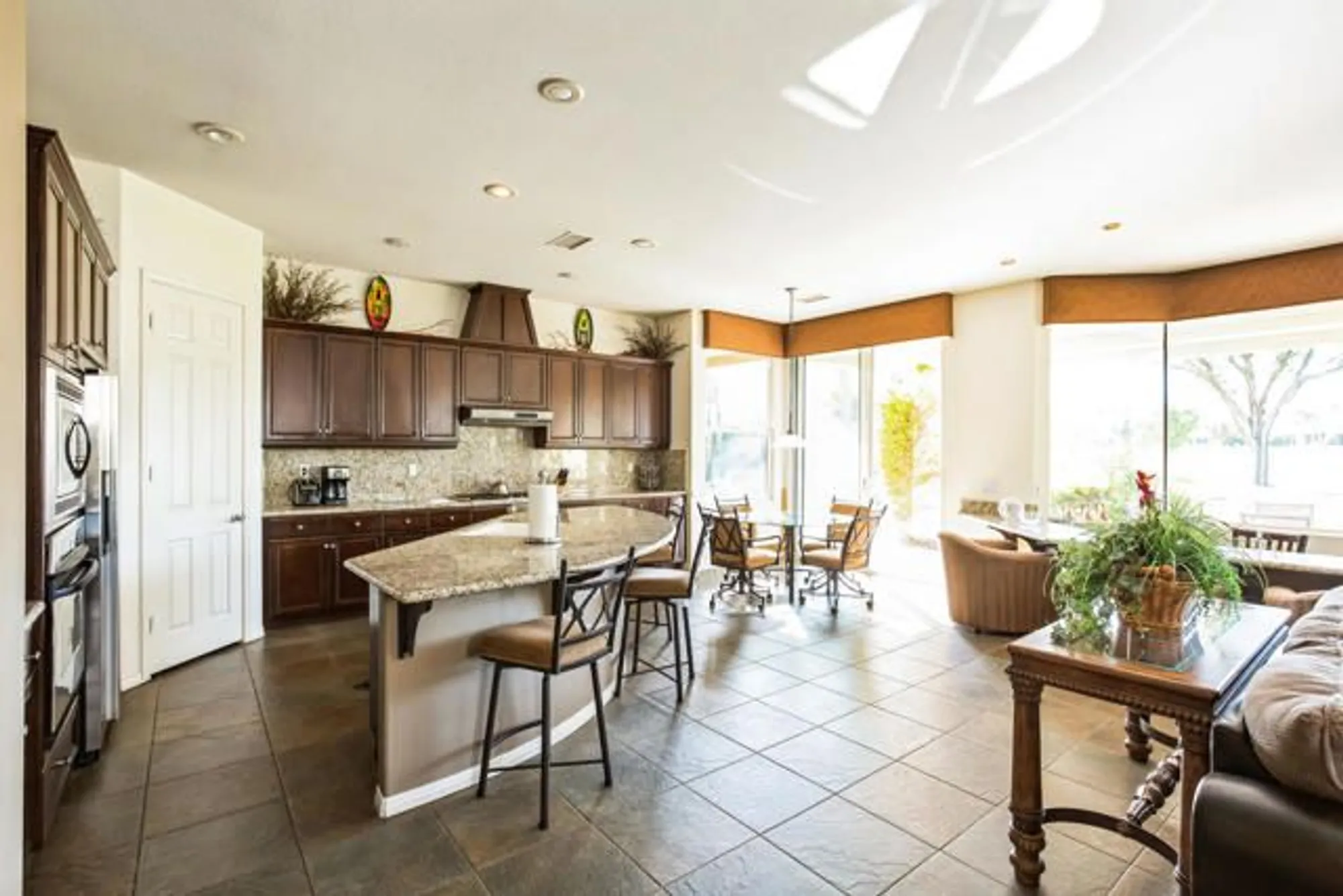 Property Slideshow image 12 of 37 | 57575 seminole dr, La Quinta, CA, 92253
