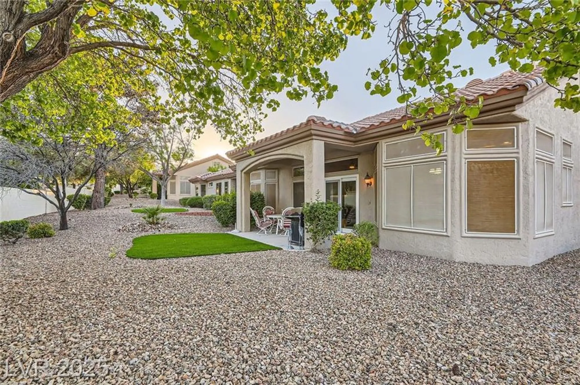 Property Slideshow image 25 of 36 | 10309 broom hill dr, Las Vegas, NV, 89134