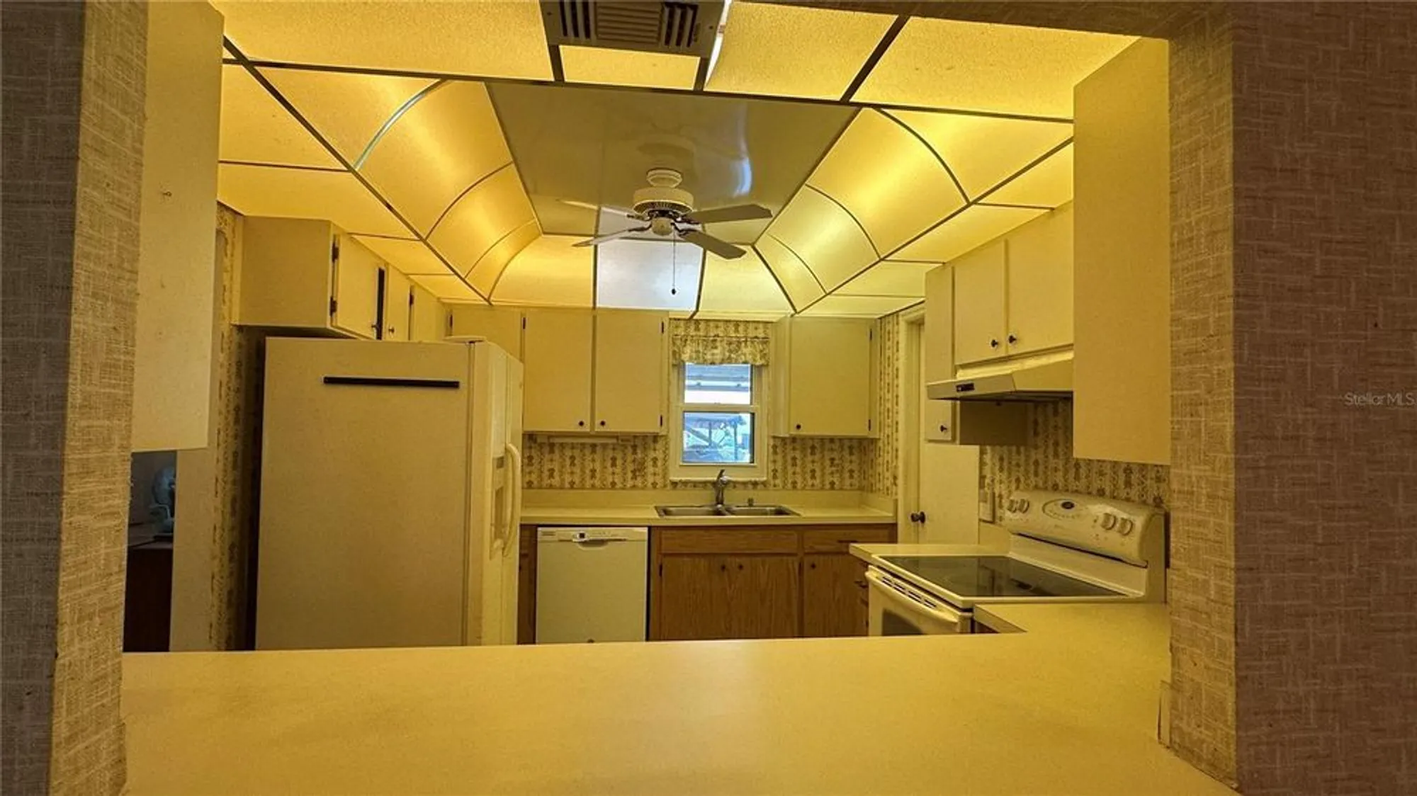 Property Slideshow image 13 of 20 | 205 strongbow ct, Sun City Center, FL, 33573