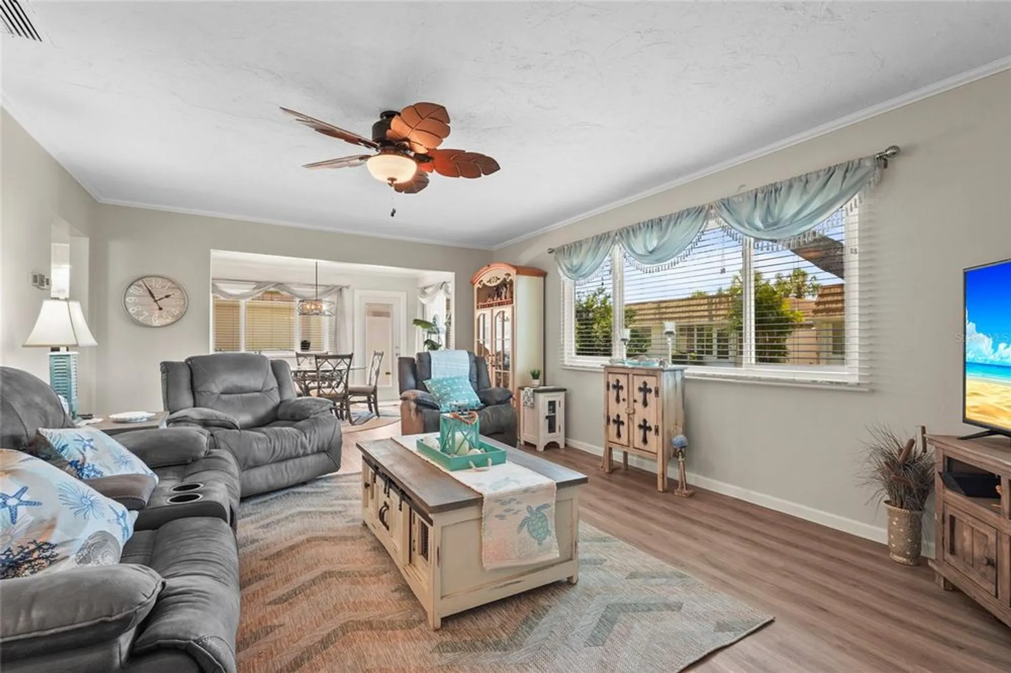 Property Slideshow image 11 of 39 | 2531 riverbluff pkwy # v181, Sarasota, FL, 34231